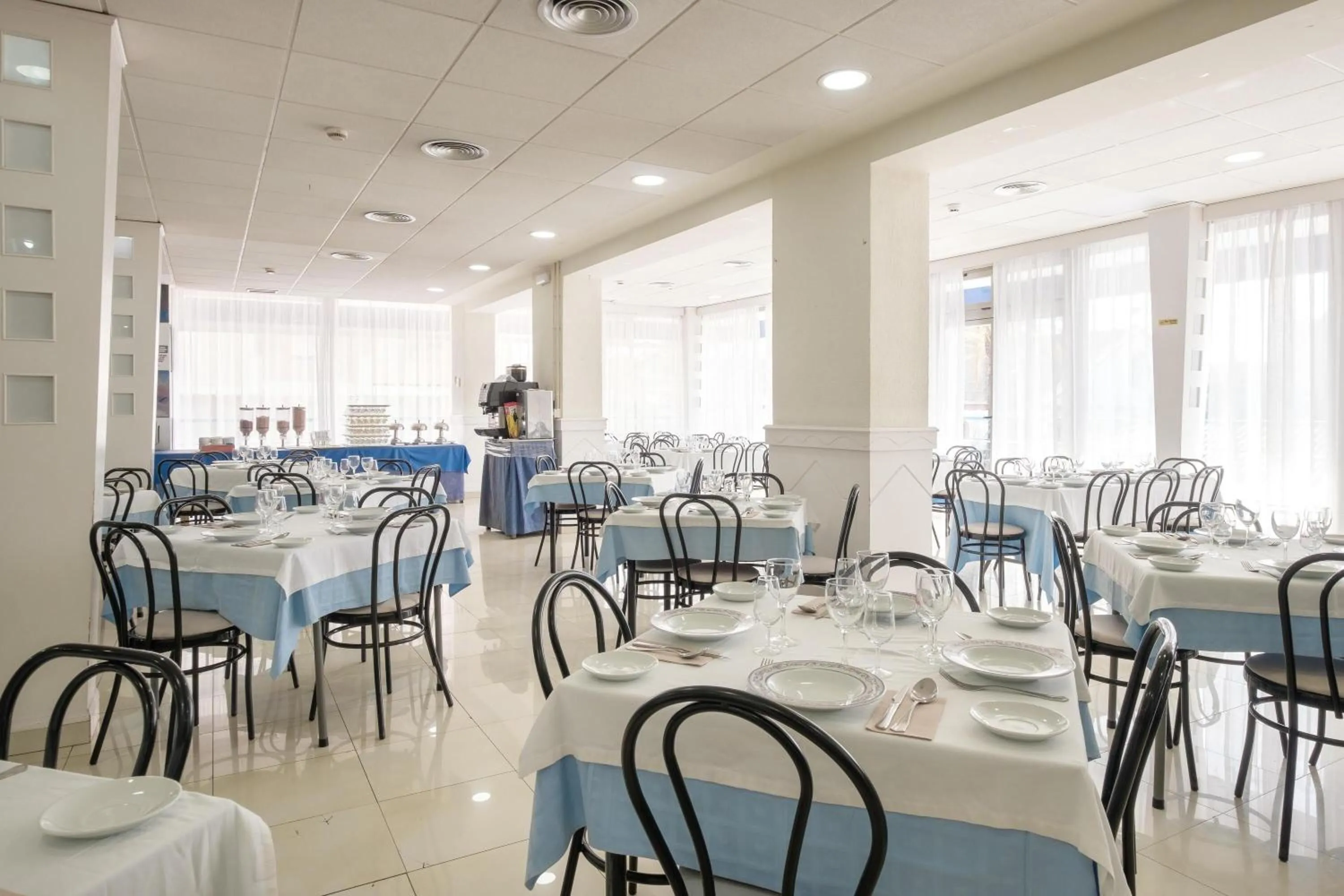 Restaurant/places to eat in Hotel Guadalquivir