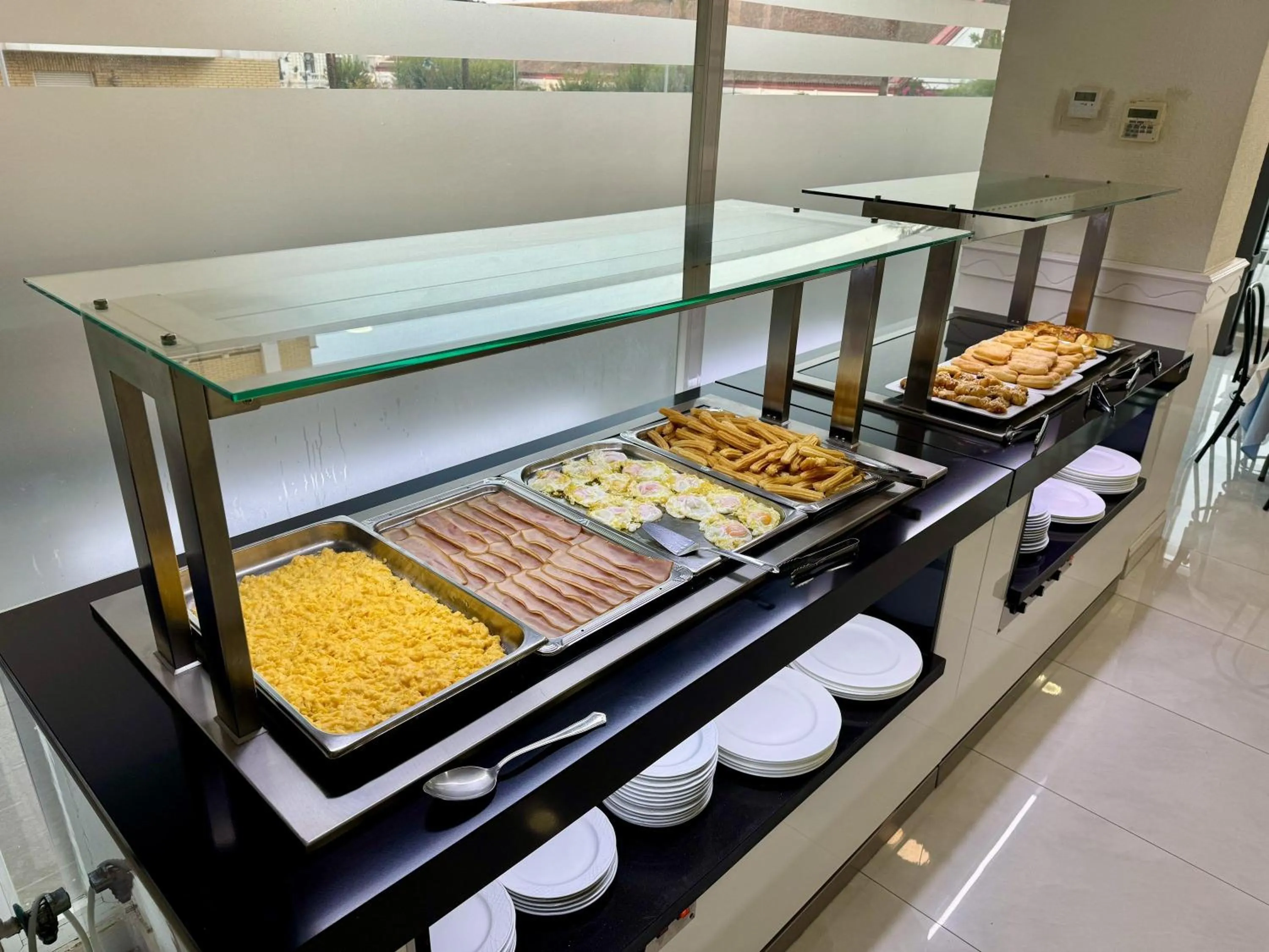 Buffet breakfast in Hotel Guadalquivir