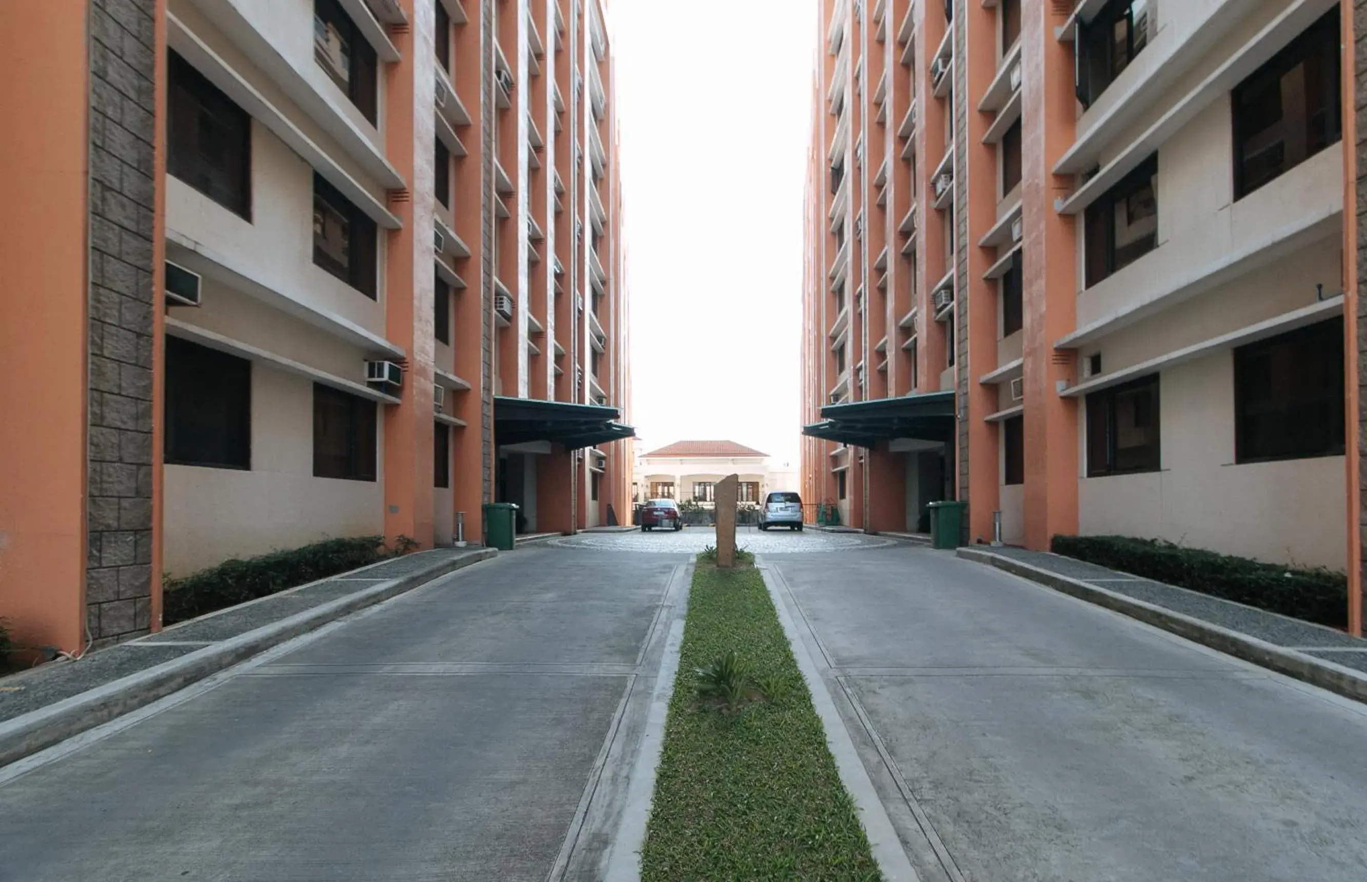 Property building in RedDoorz Plus @ Cuarto Verde Staycation Property building in RedDoorz Plus @ Cuarto Verde Staycation