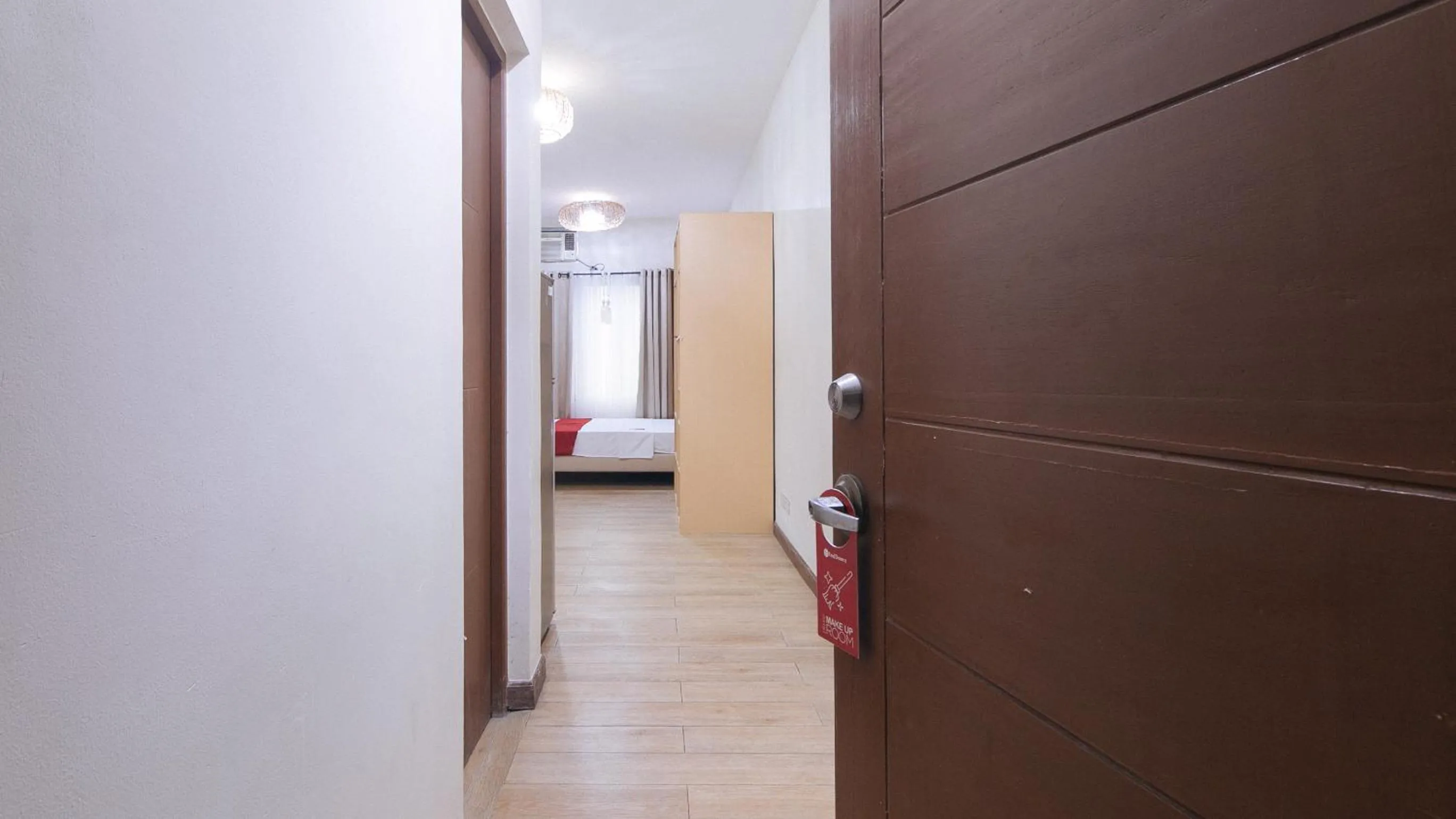 Photo of the whole room, Bed in RedDoorz Plus @ Cuarto Verde Staycation