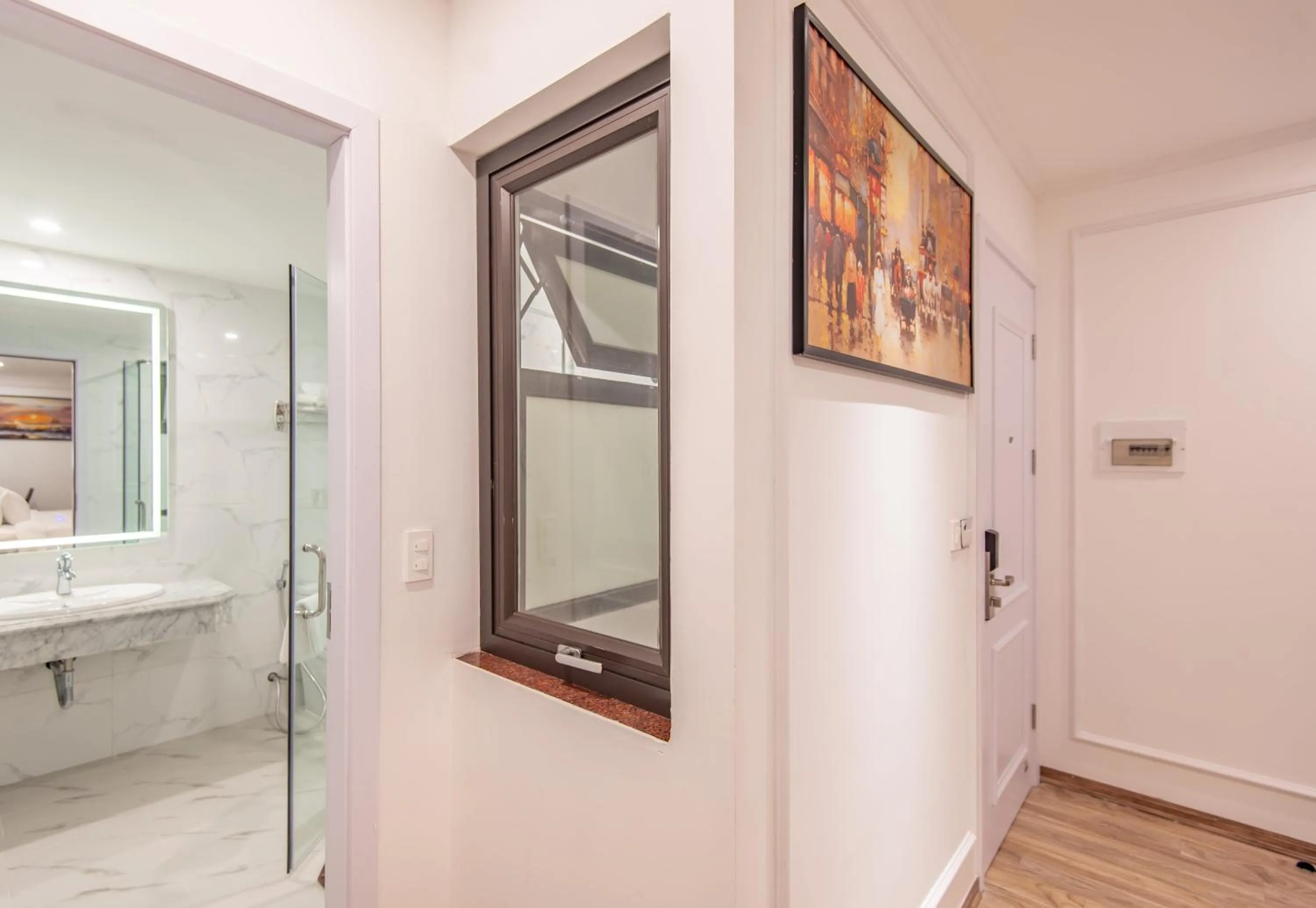 Shower in Reyna Luxury Hotel