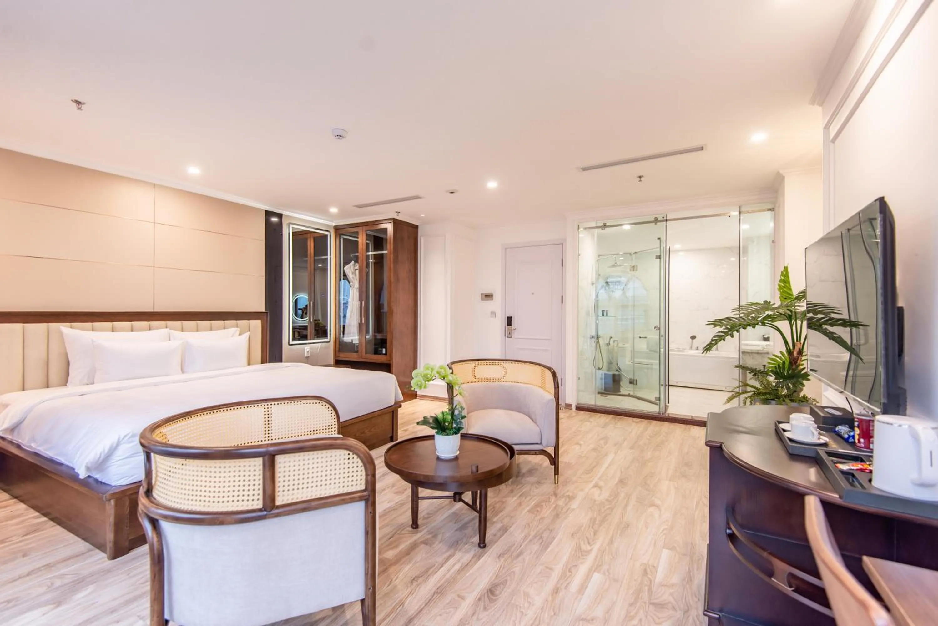 Bed in Reyna Luxury Hotel