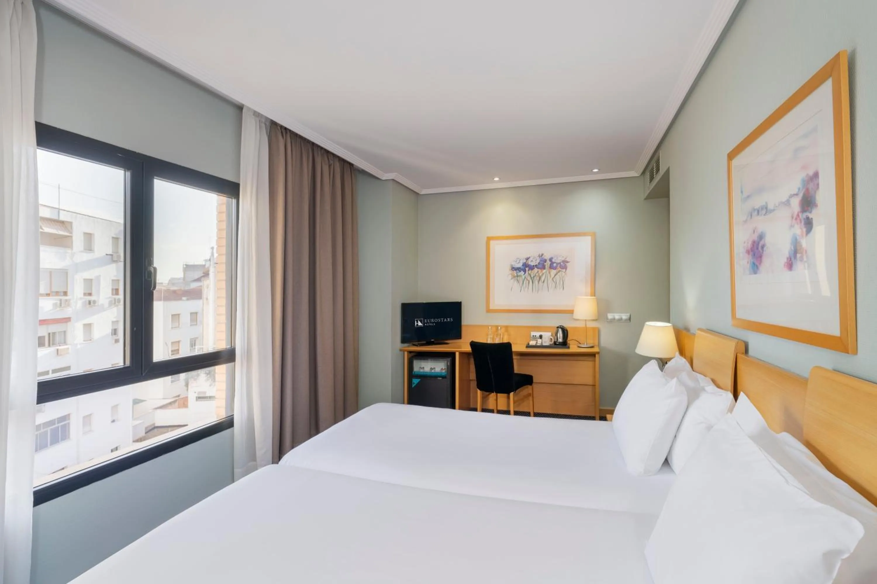 Photo of the whole room, Bed in Eurostars Rey Alfonso X