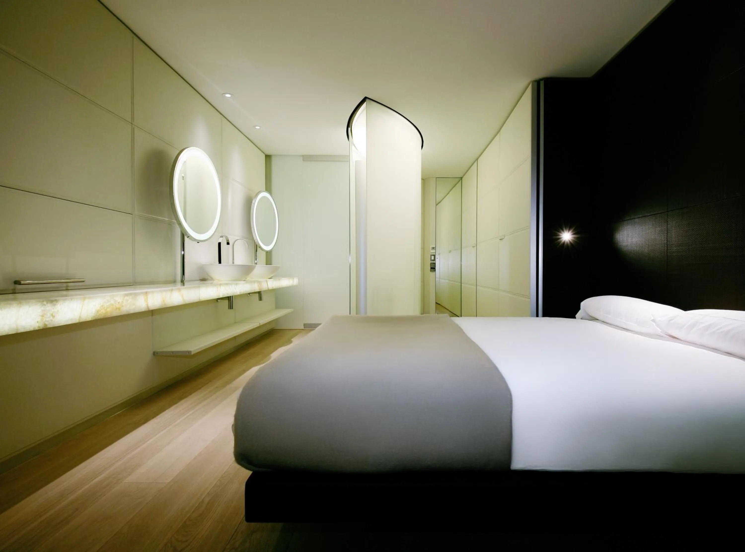 Decorative detail, Bed in Hotel Puerta America