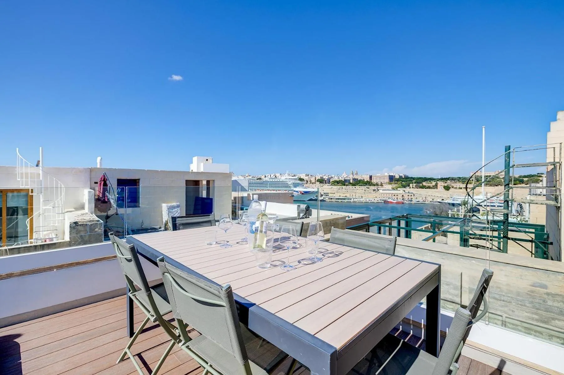 Traditional Maltese Townhouse wt Terrace and Pool by Buena Vista