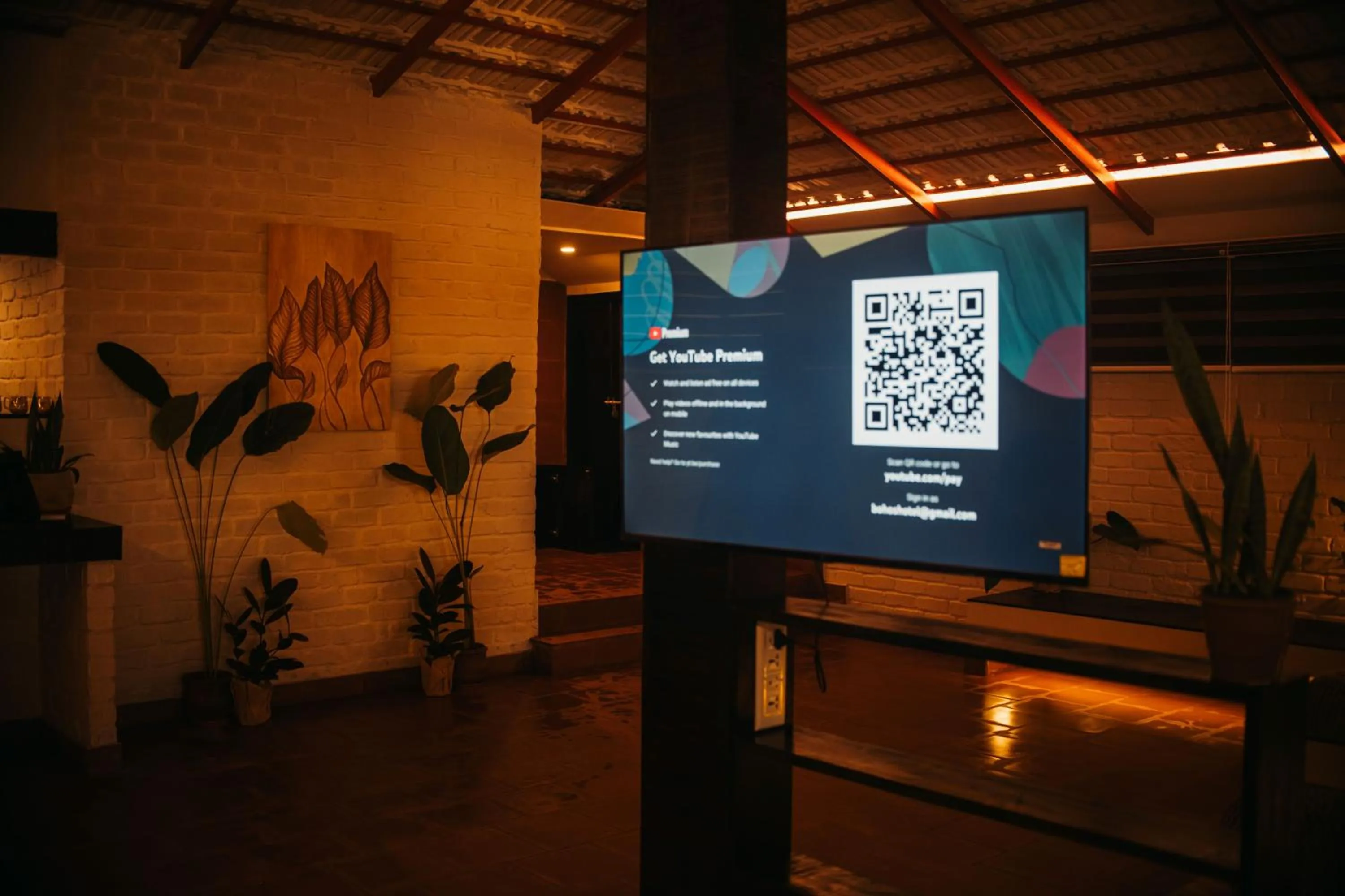 TV and multimedia in Boho's Hotel