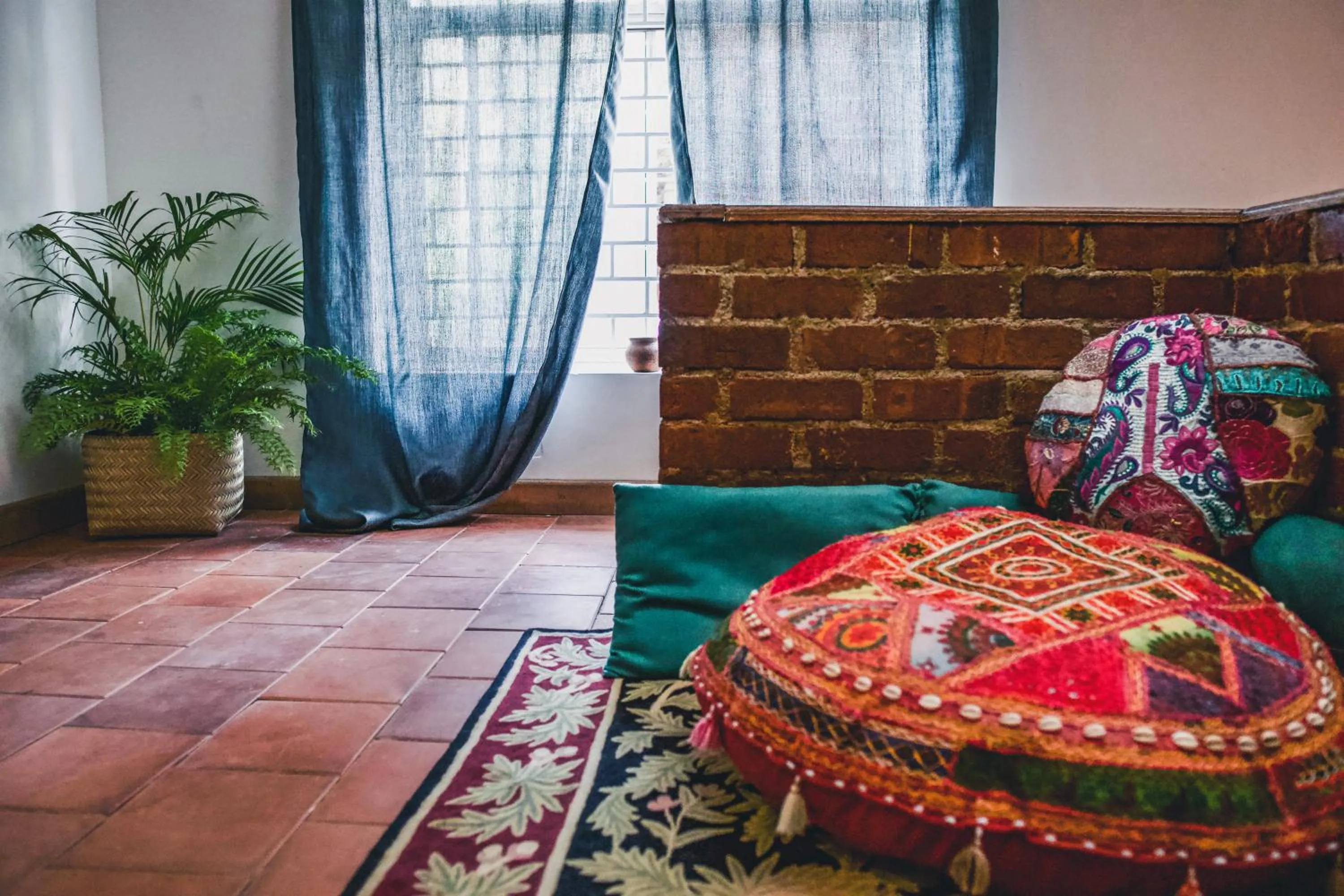 Property building in Boho's Hotel