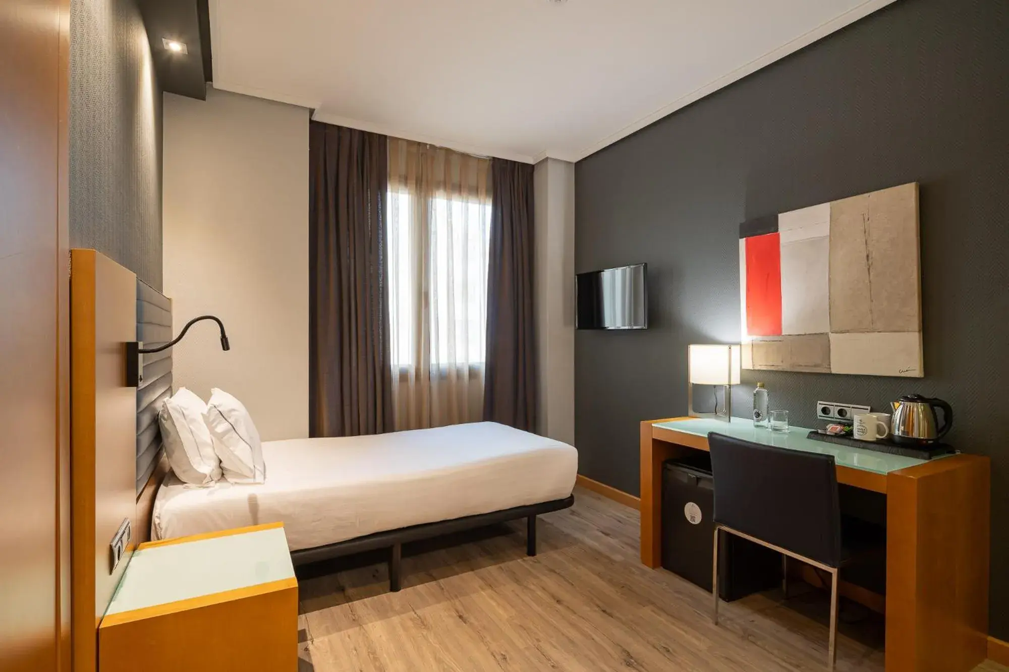 Bed in Hotel Indautxu Bed in Hotel Indautxu