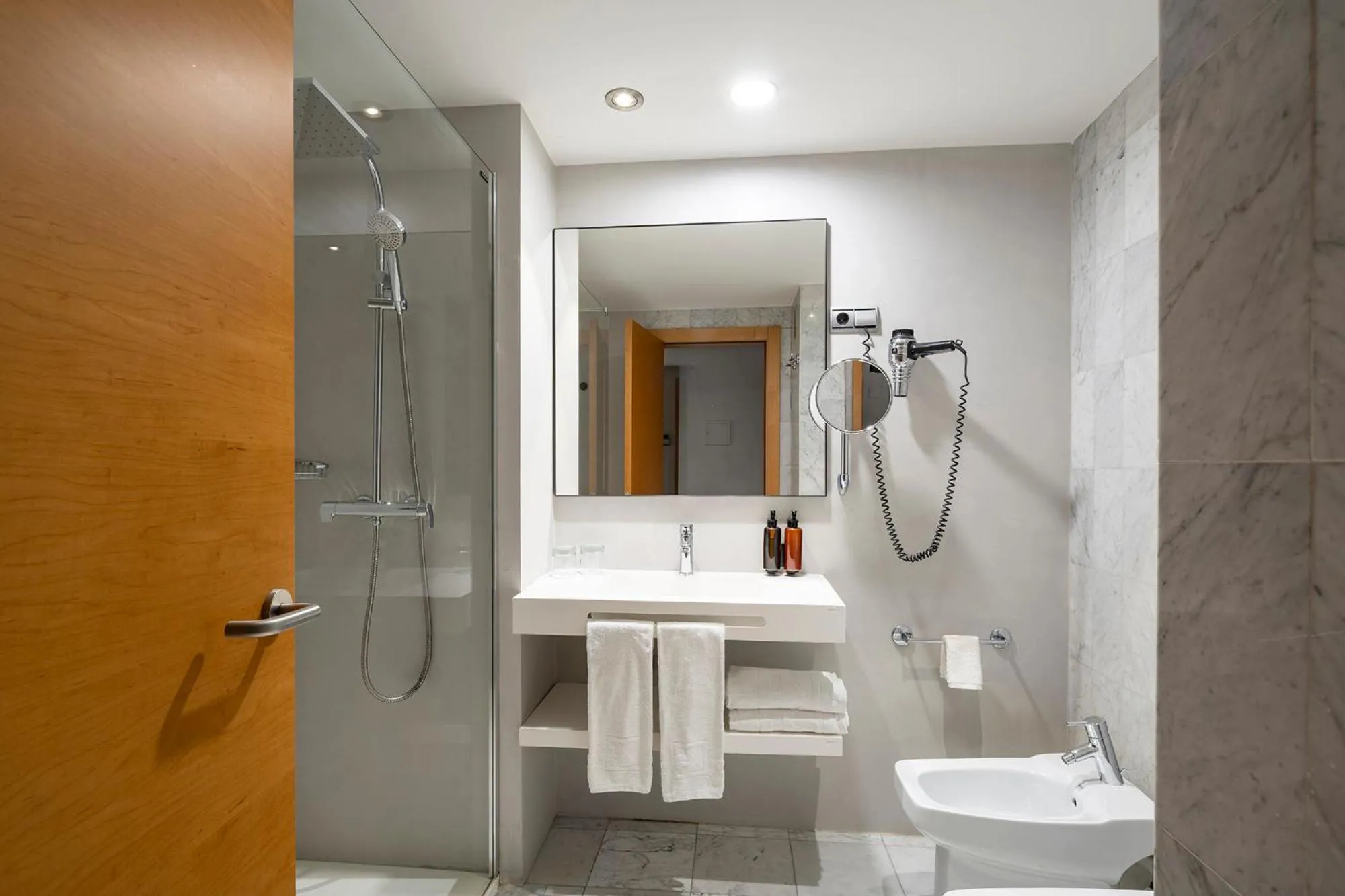 Shower in Hotel Indautxu