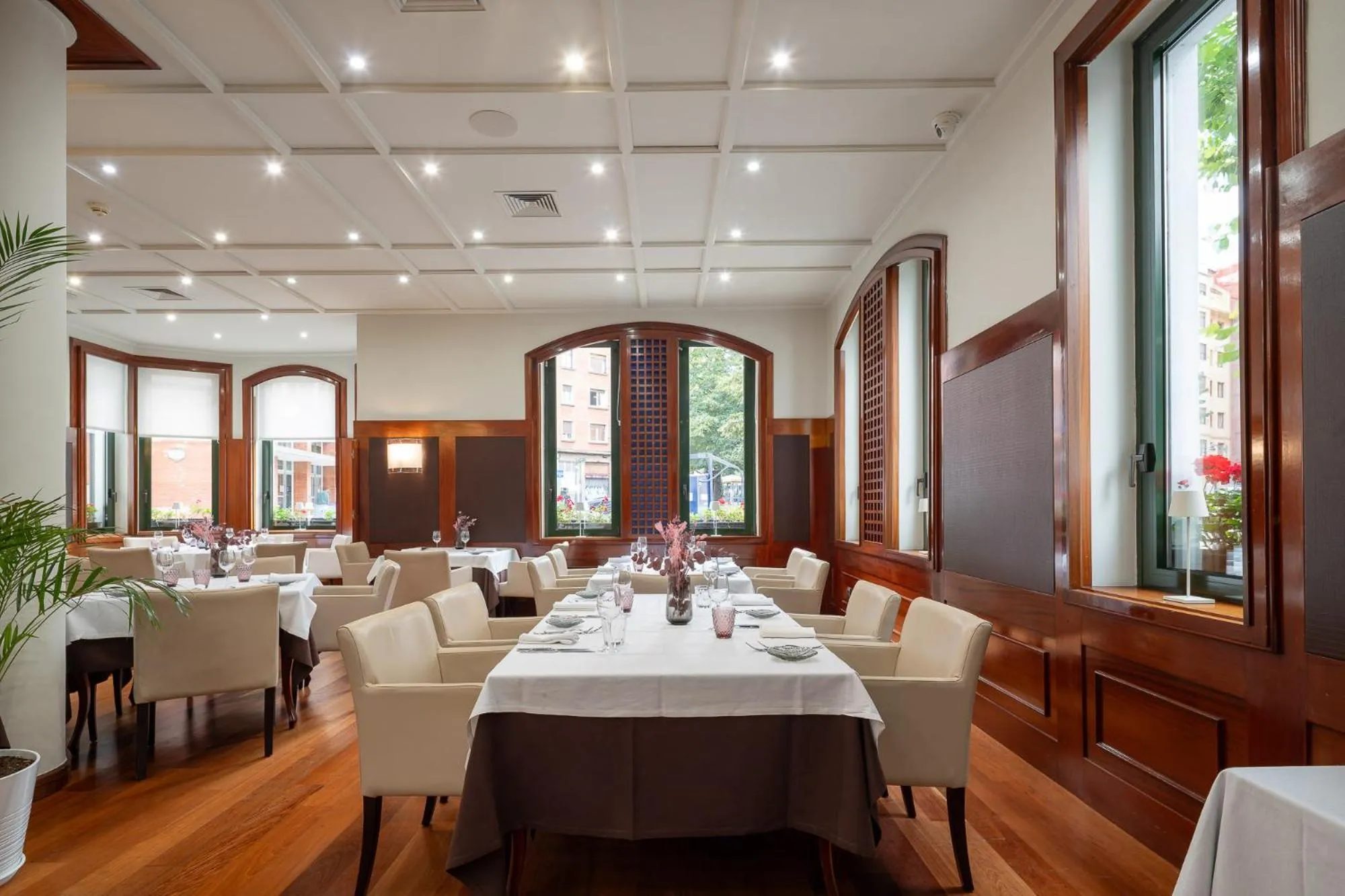 Restaurant/places to eat in Hotel Indautxu