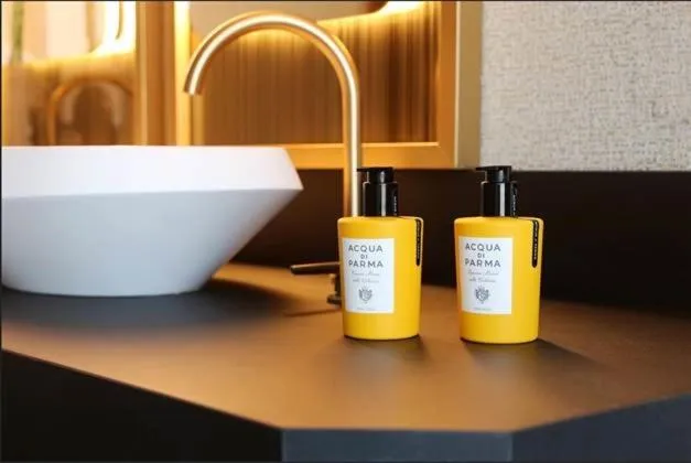 Bathroom in Casa Baglioni Milan - The Leading Hotels of the World