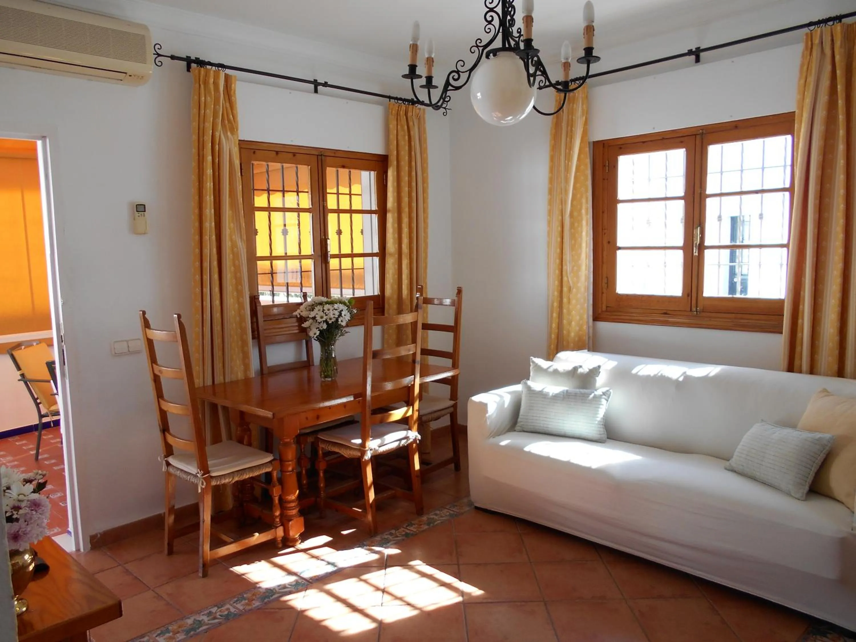 Penthouse Sleeps 4 with Private Garden