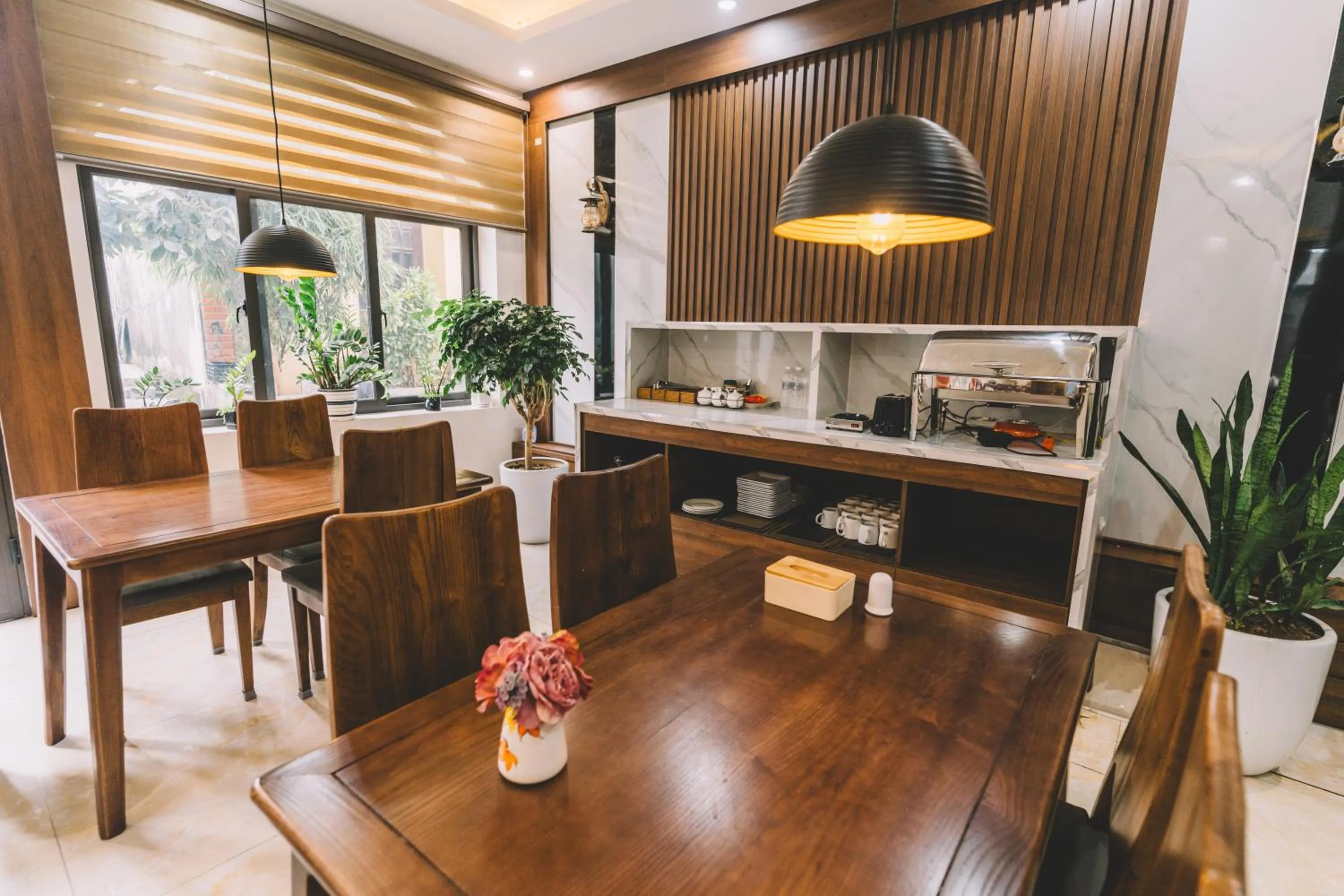 Kitchen or kitchenette in Tamcoc Catalina Hotel By ANMS GROUP