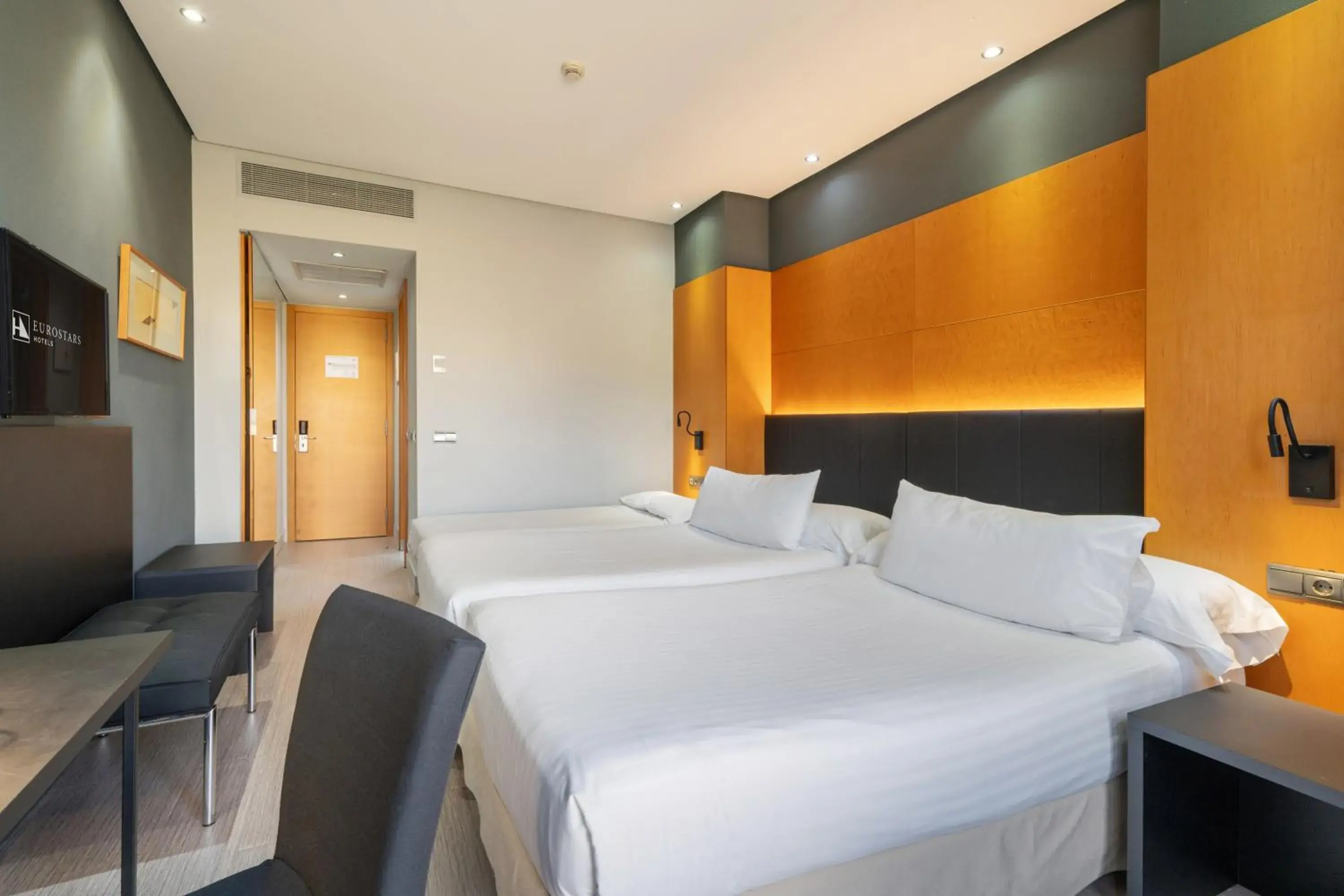 Decorative detail, Bed in Eurostars Puerta Madrid Decorative detail, Bed in Eurostars Puerta Madrid