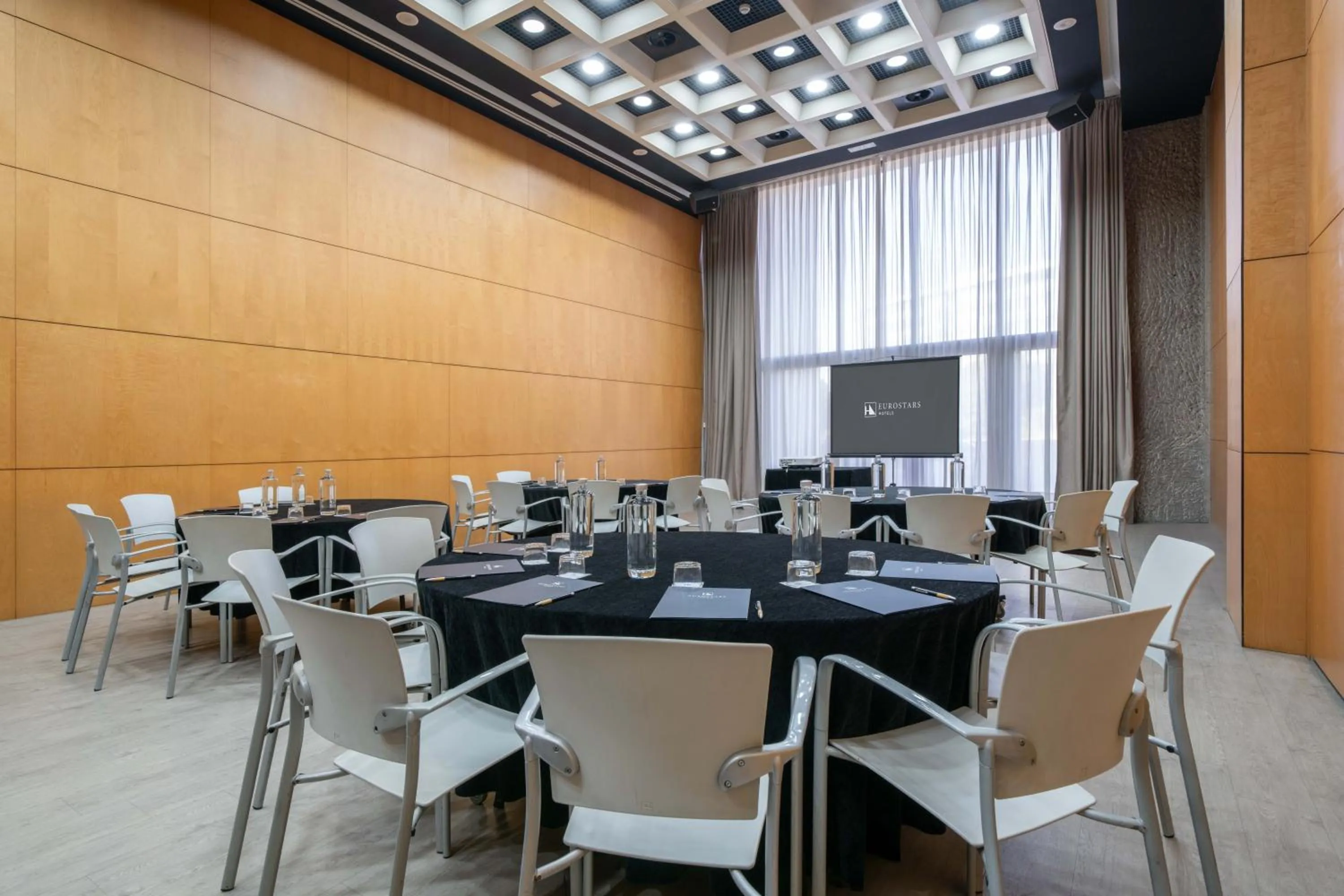 Meeting/conference room in Eurostars Puerta Madrid