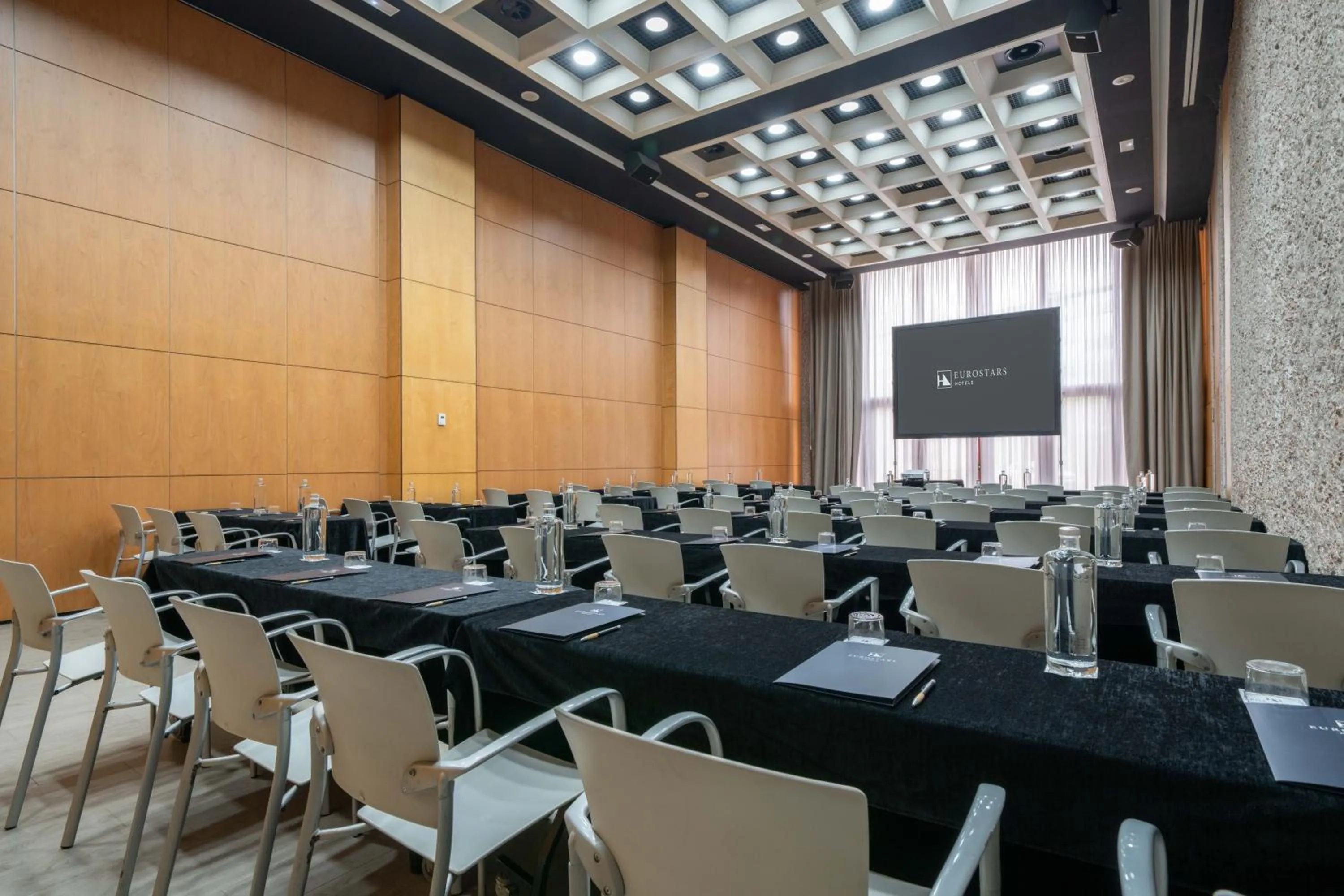 Meeting/conference room in Eurostars Puerta Madrid