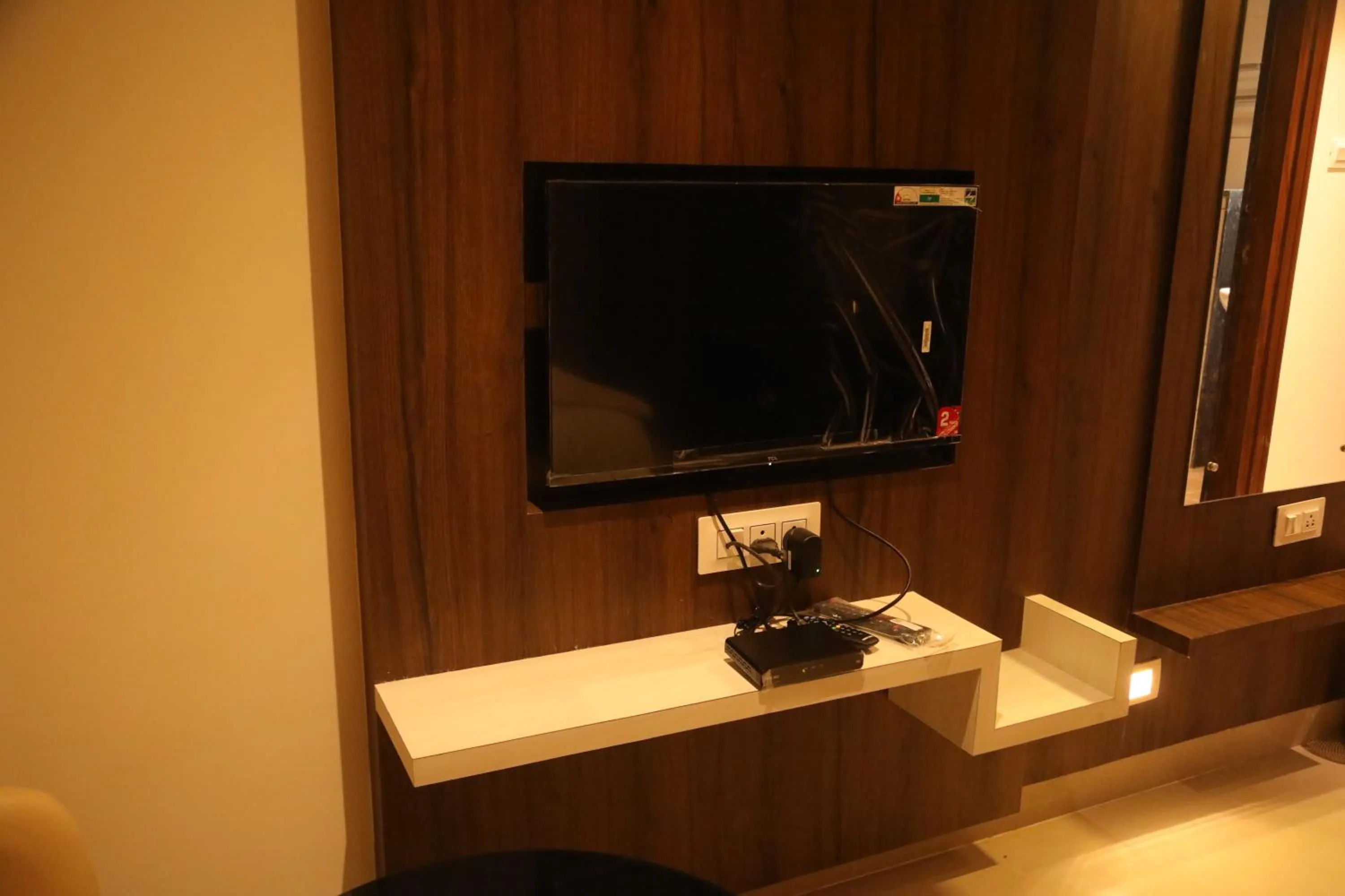 TV and multimedia in Royal Indraprastha The Hotel