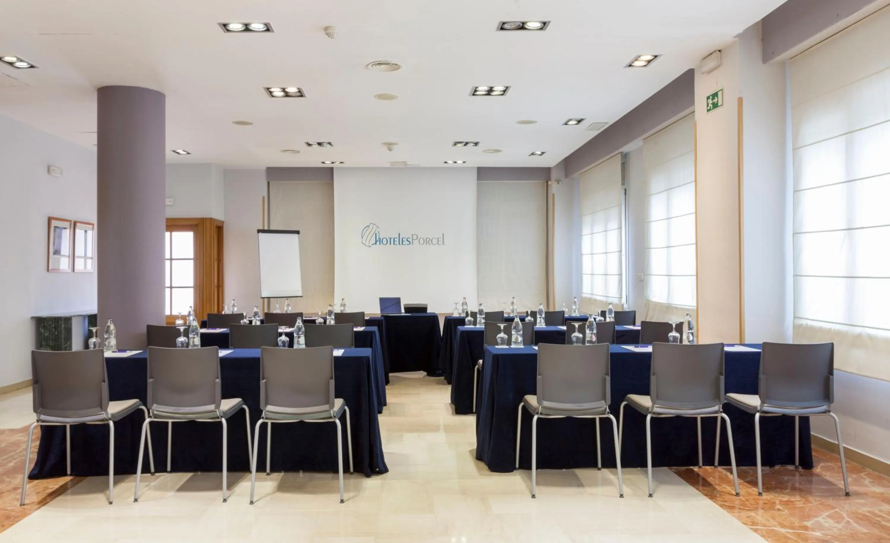 Business facilities in Porcel Torre Garden