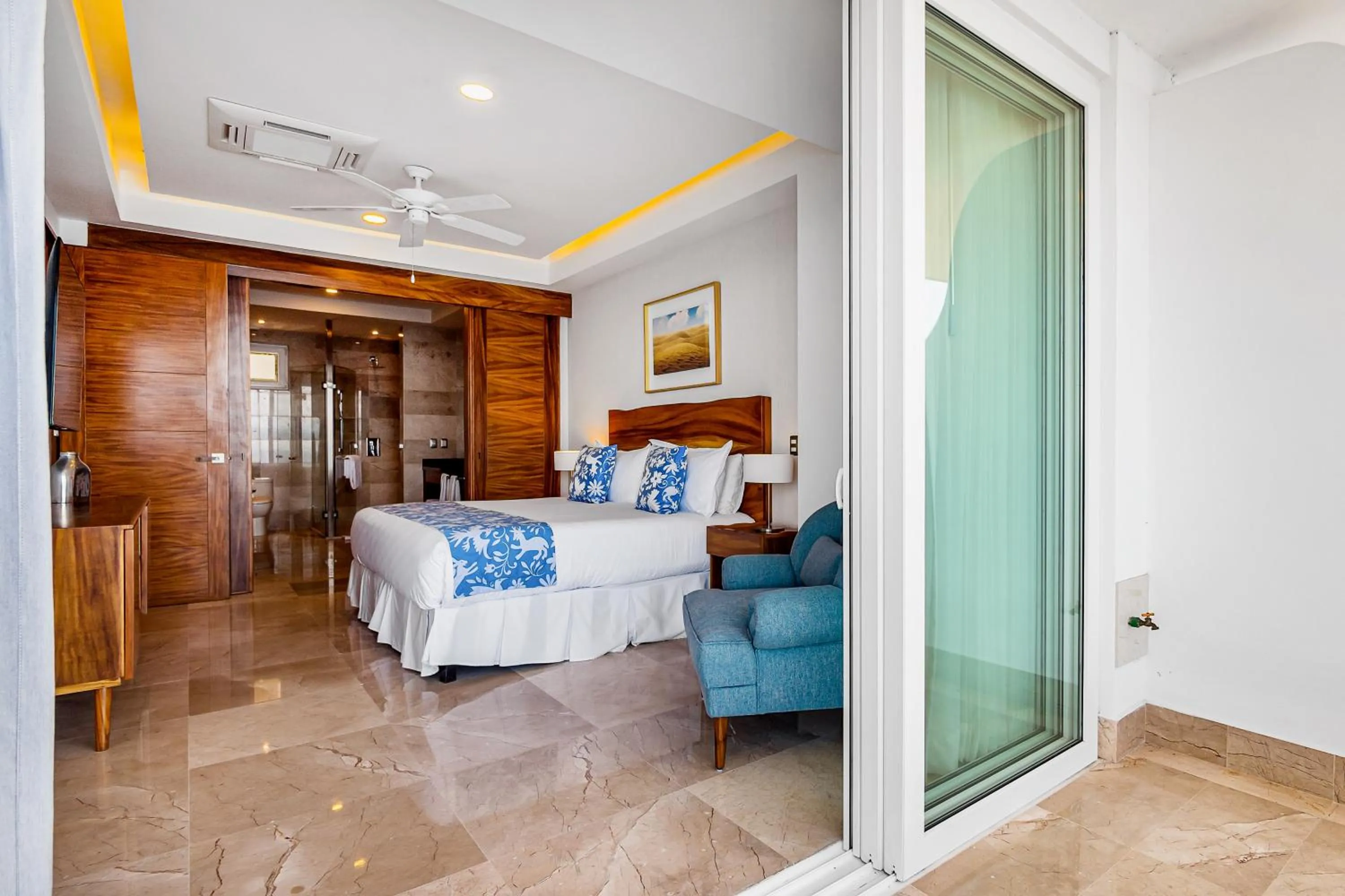 Bed in Blue Horizon 603