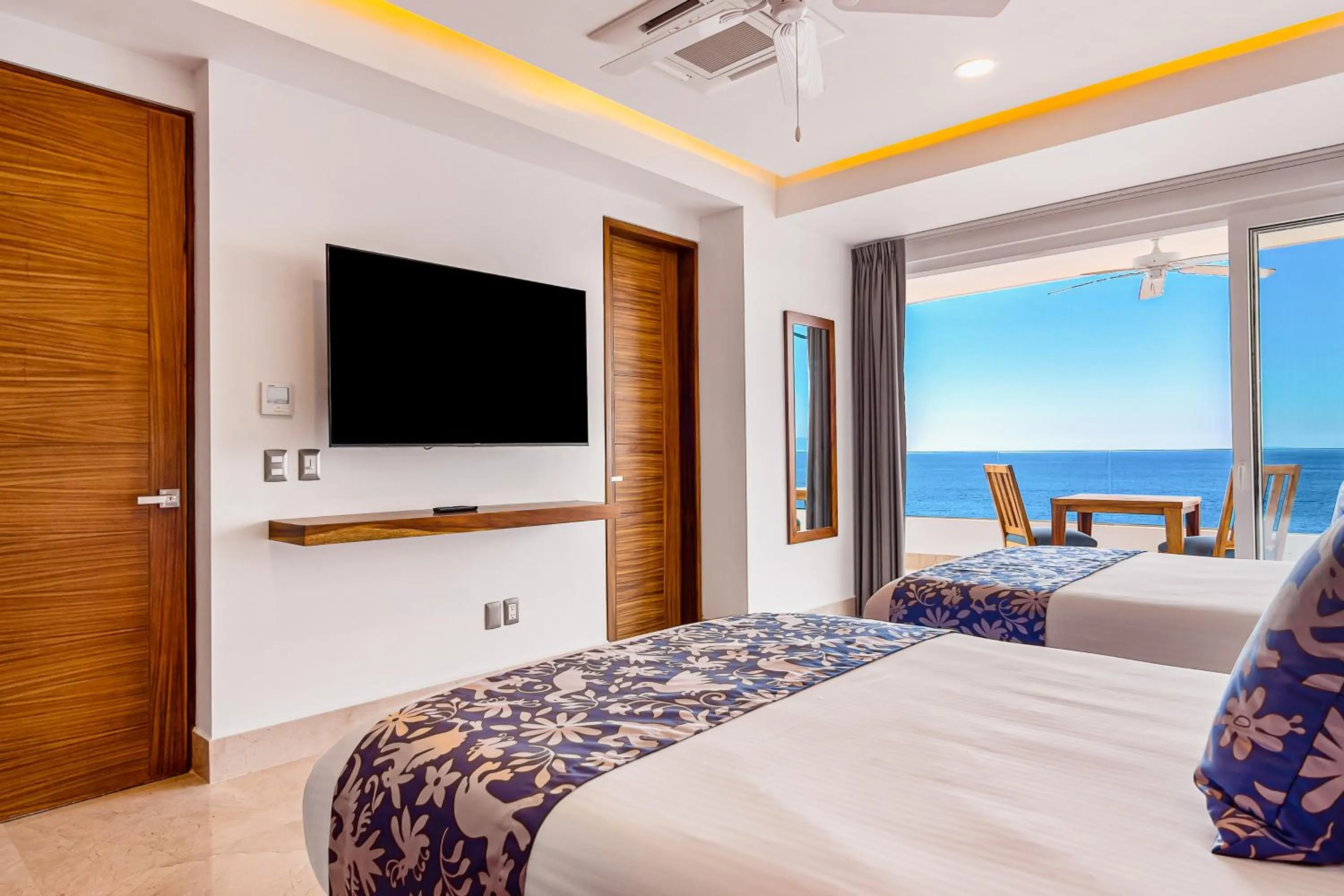 Bed in Blue Horizon 603