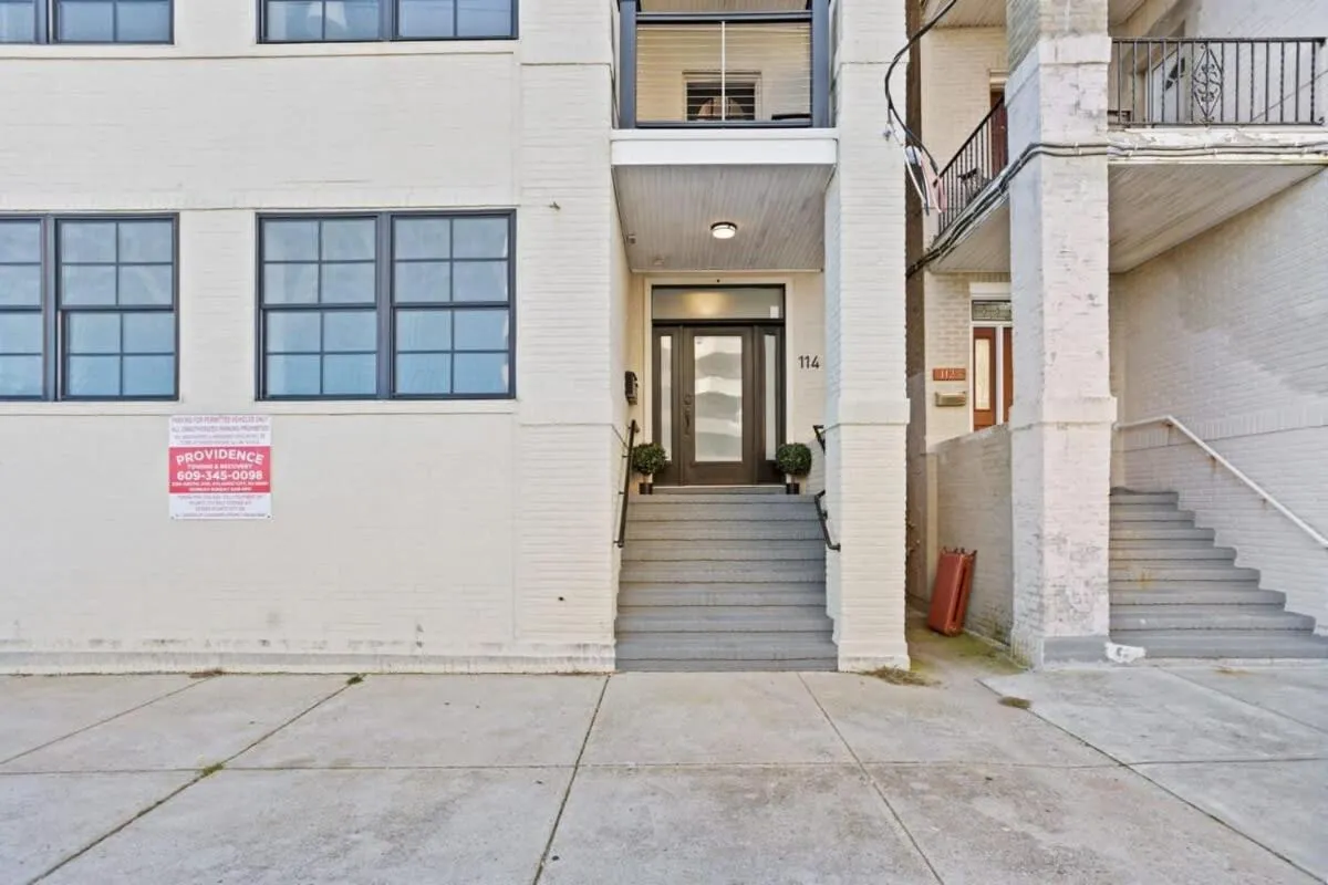 Steps from the Beach Spacious Modern 4BR 2BA Apt