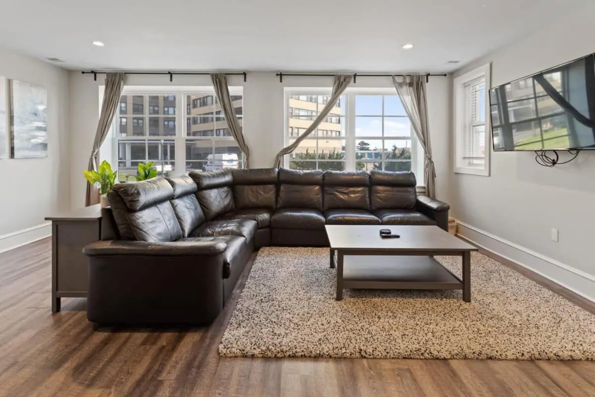 Steps from the Beach Spacious Modern 4BR 2BA Apt