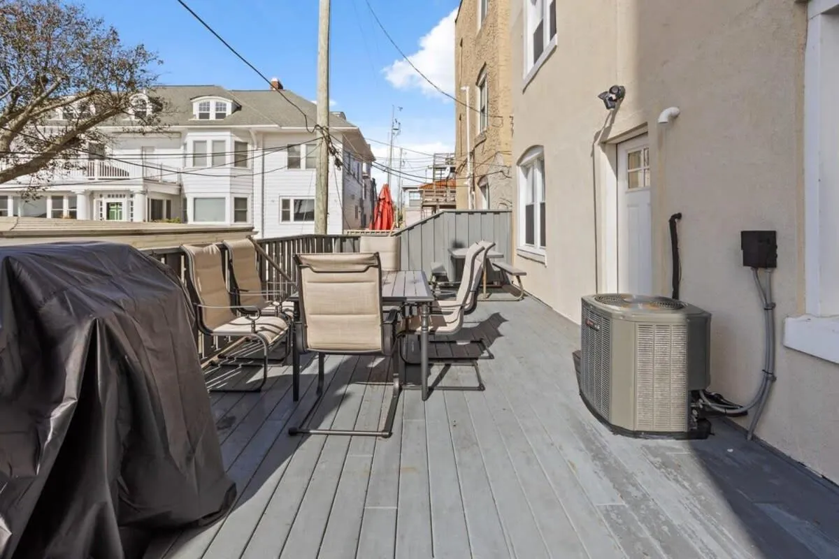 Steps from the Beach Spacious Modern 4BR 2BA Apt