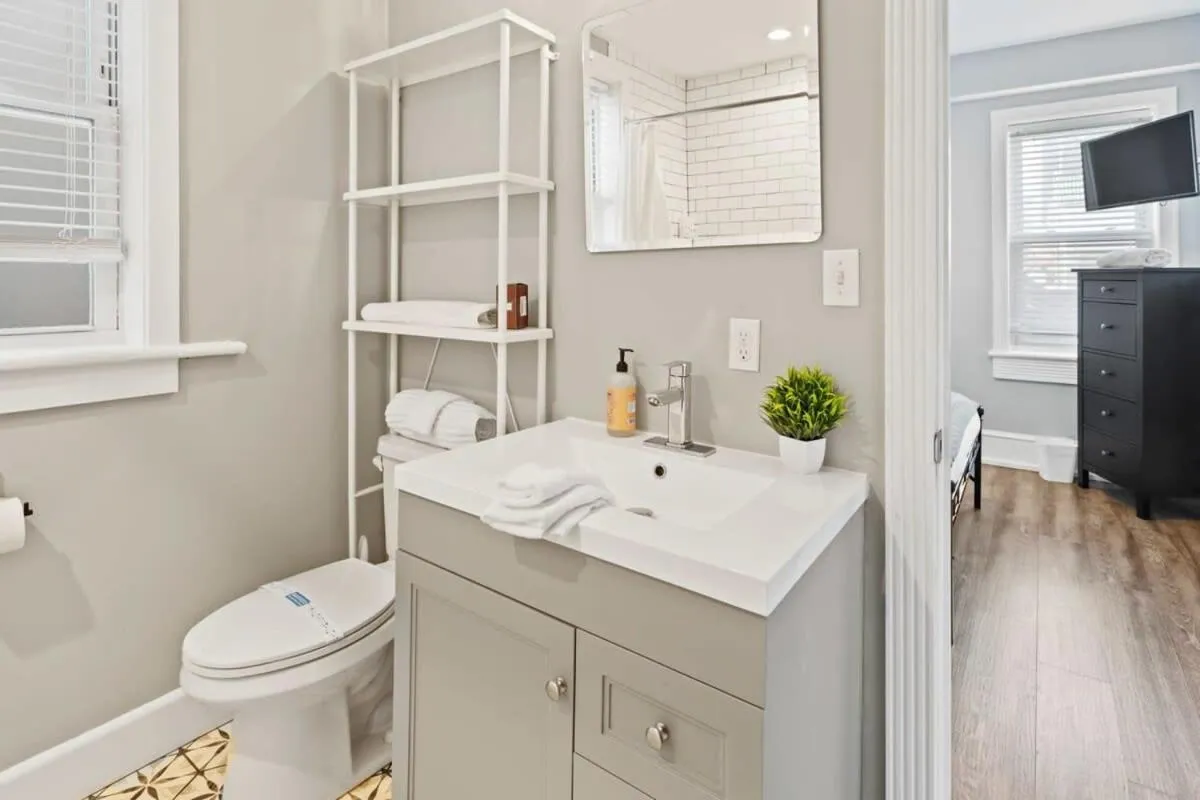 Steps from the Beach Spacious Modern 4BR 2BA Apt