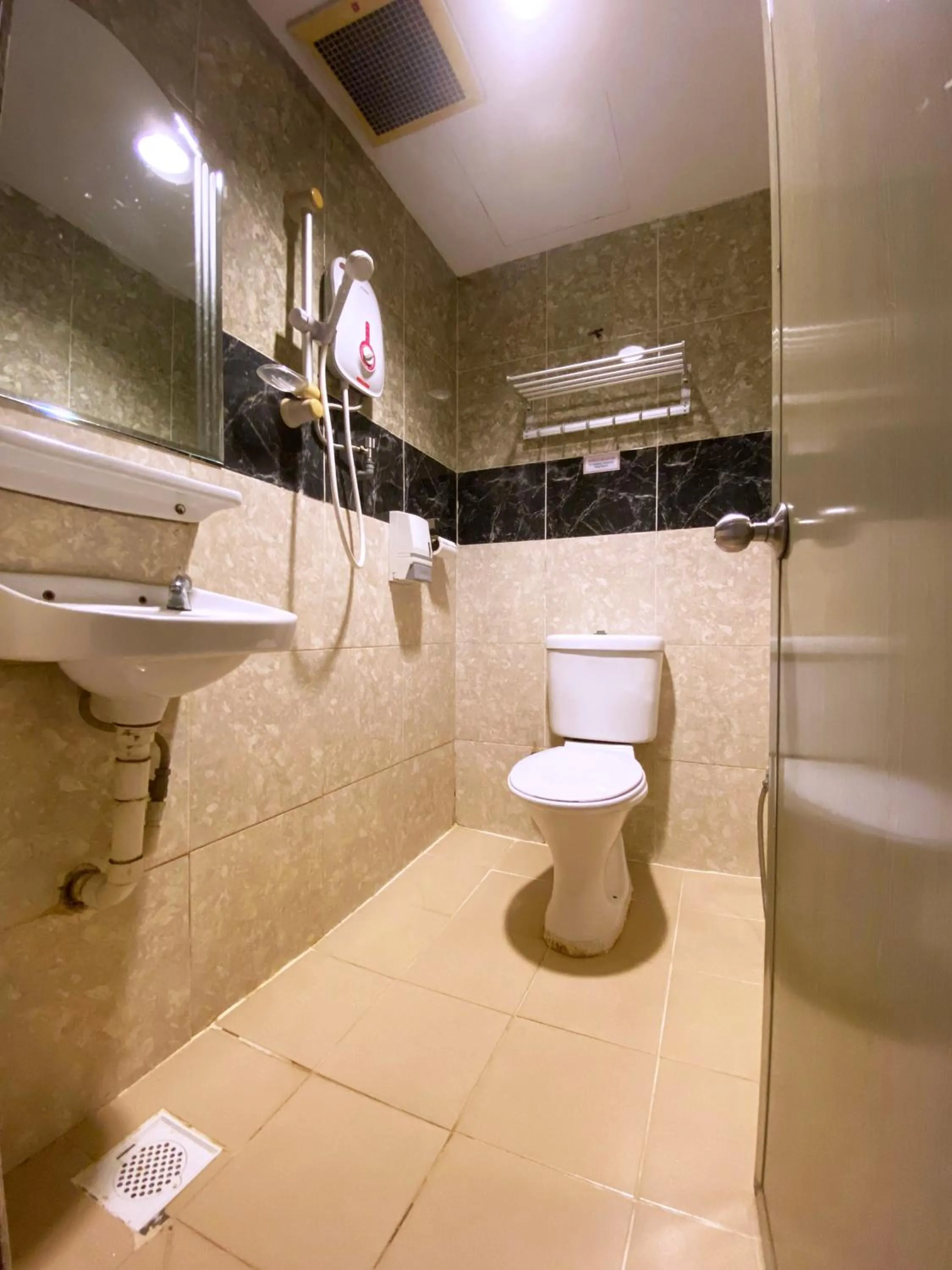 MR Hotel Nusa Bestari