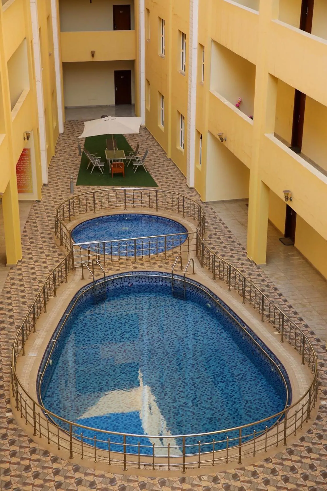 Swimming pool in Park Complex