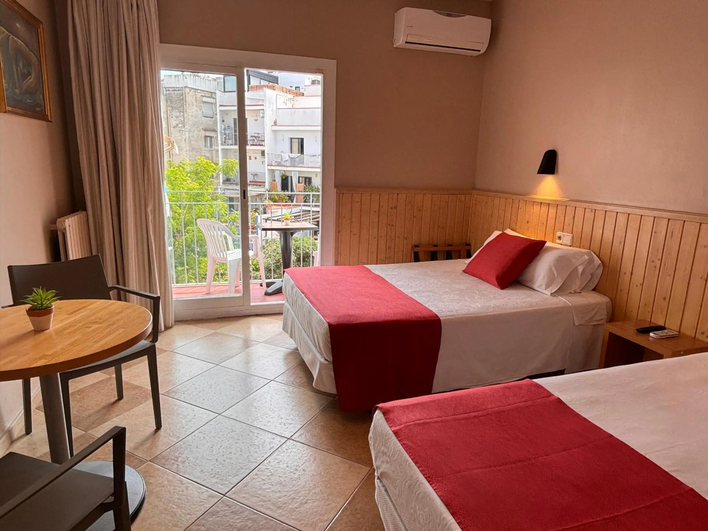 Bed in Hotel Piccadilly Sitges