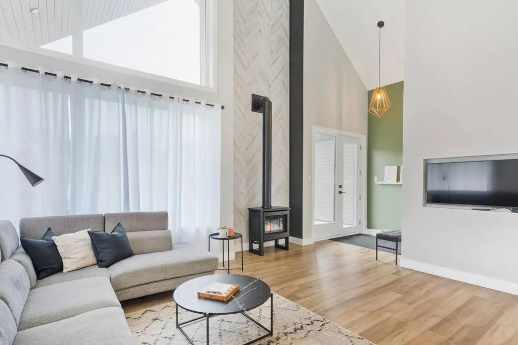 TV and multimedia in Initial- Soeur No15 - MSA