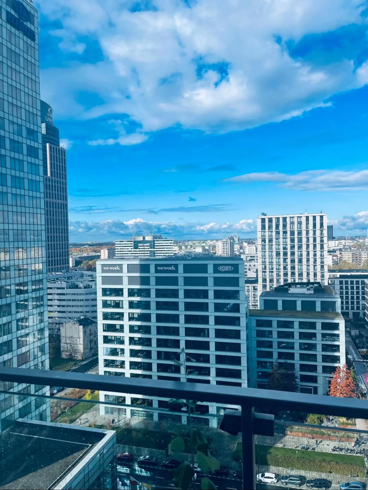 Day in City Centre Platinum Towers Apartment