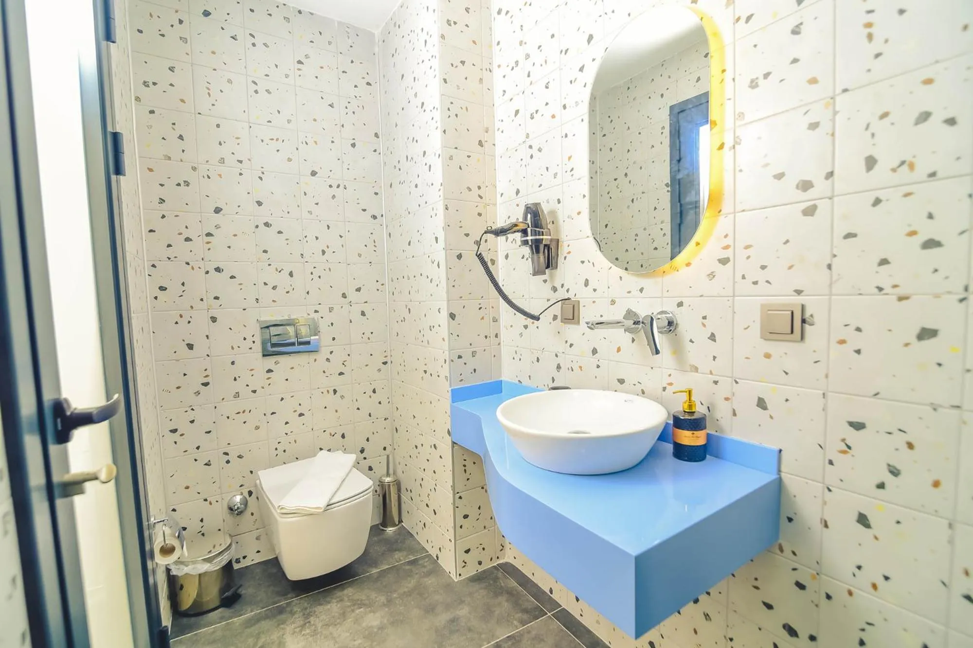 Shower in Sulty's Avlu