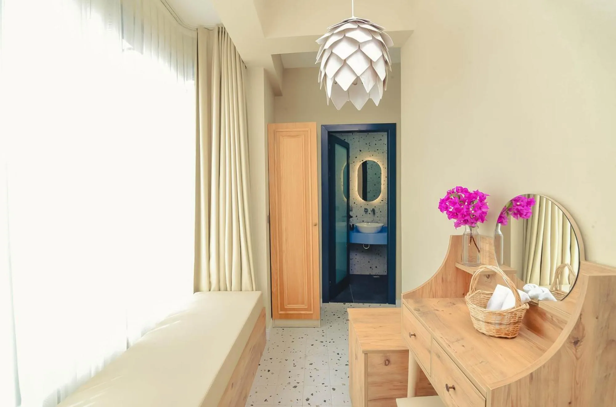 Photo of the whole room in Sulty's Avlu