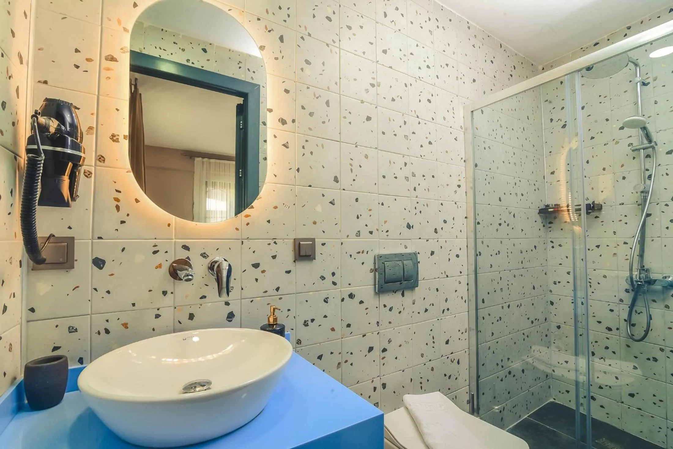 Shower in Sulty's Avlu