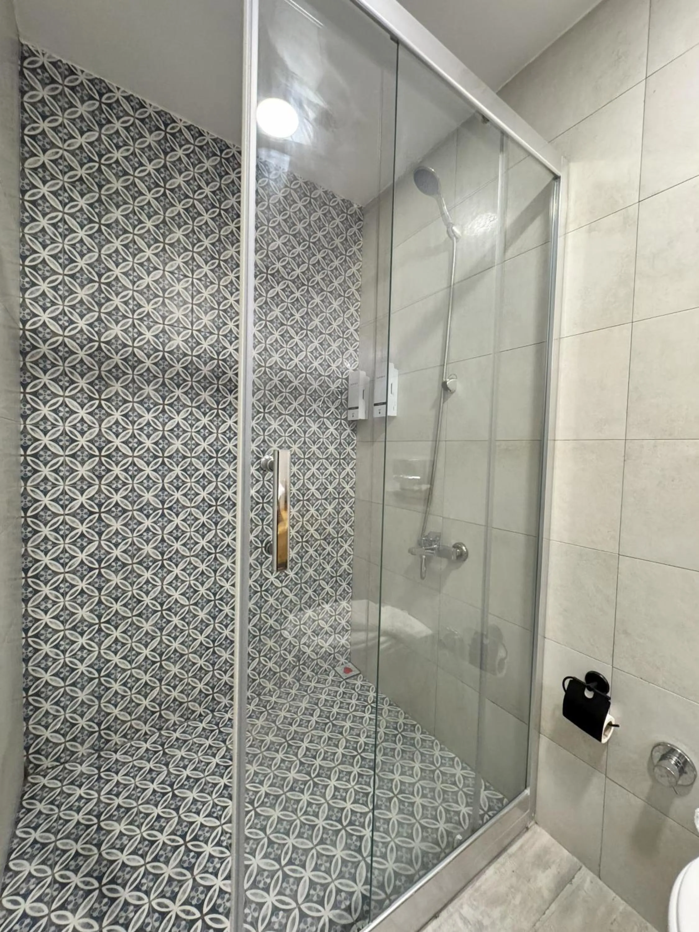Shower in Sulty's Avlu