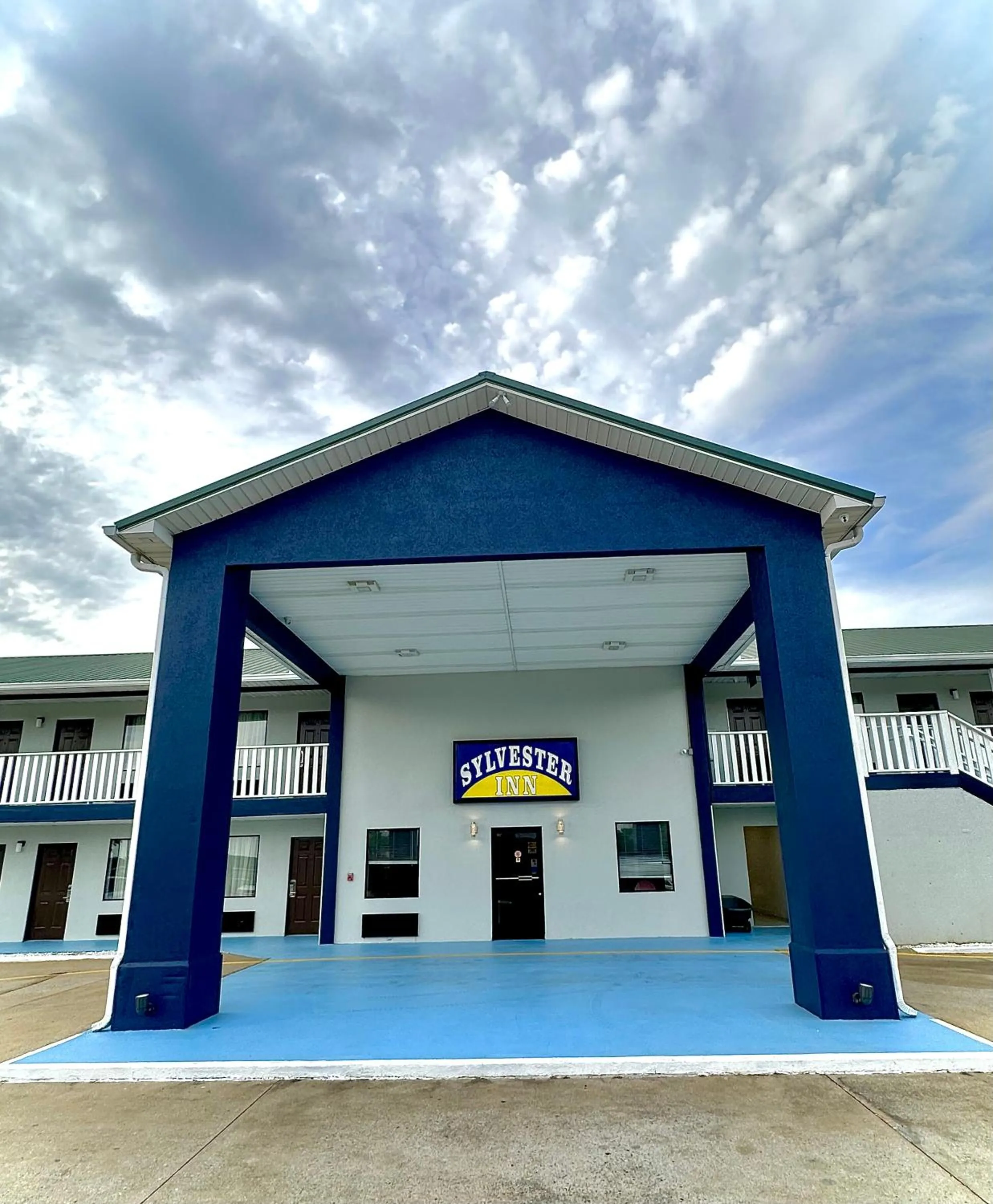 Property building in Sylvester Inn