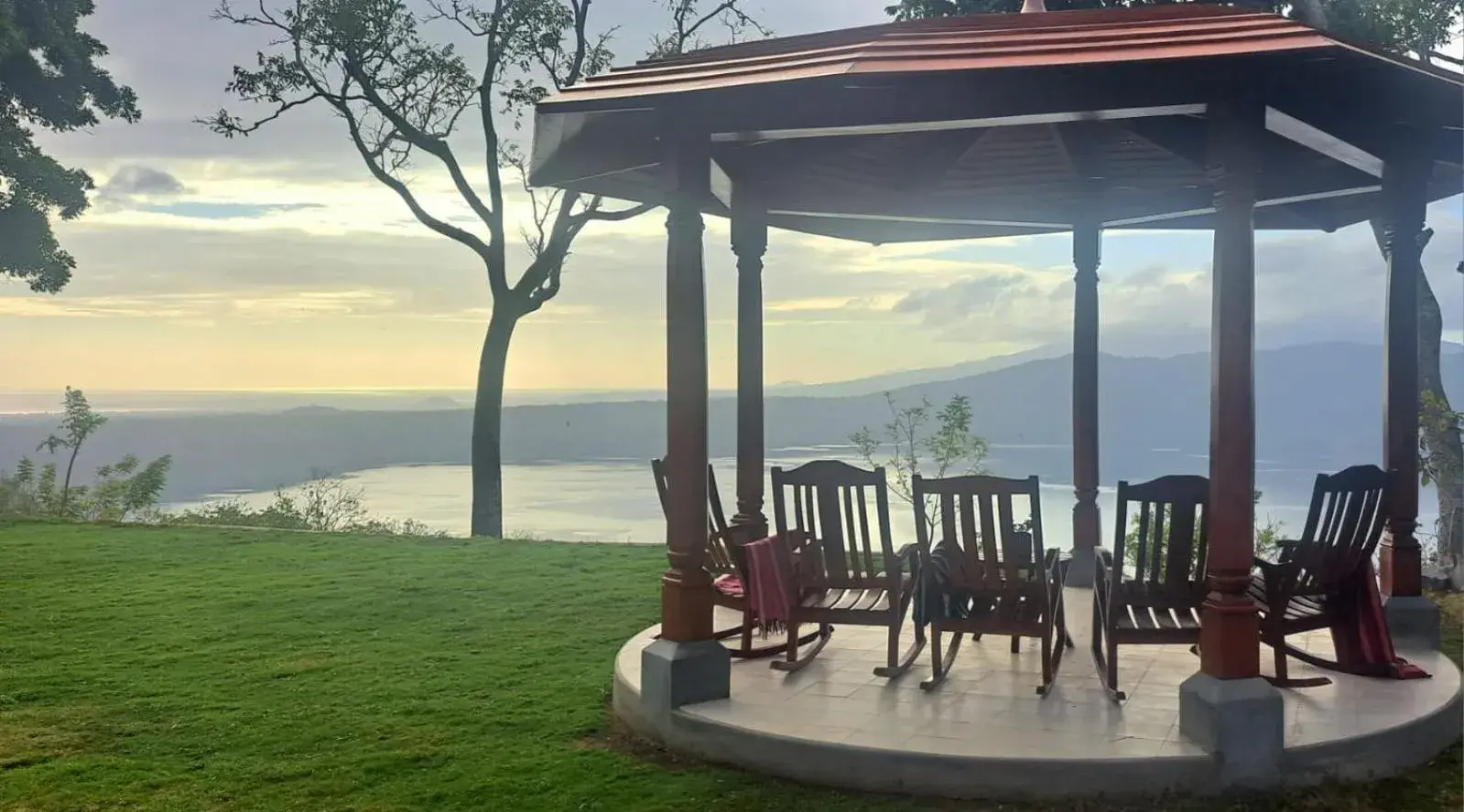 Lake view in El Guayacán Lake view in El Guayacán