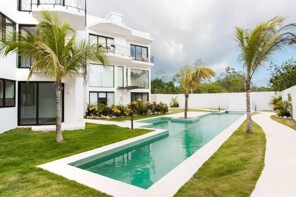 Neem 21 NILAY, Elegant Apartment 10 min from the Beach