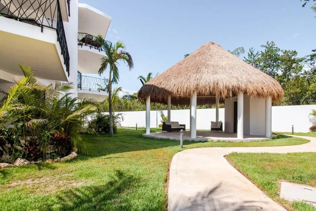 Neem 21 NILAY, Elegant Apartment 10 min from the Beach