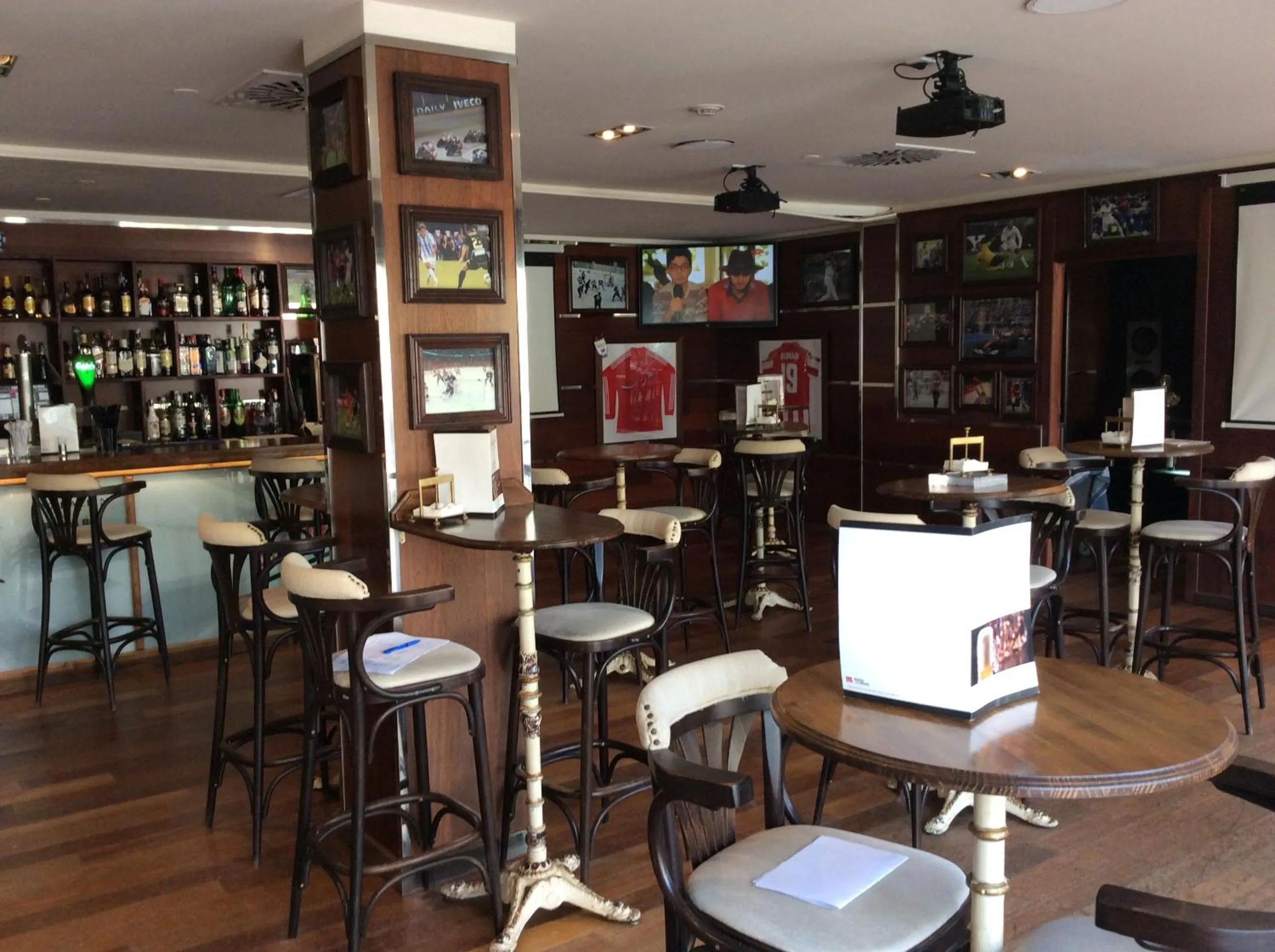 Lounge or bar in Gran Hotel Guadalpín Banus