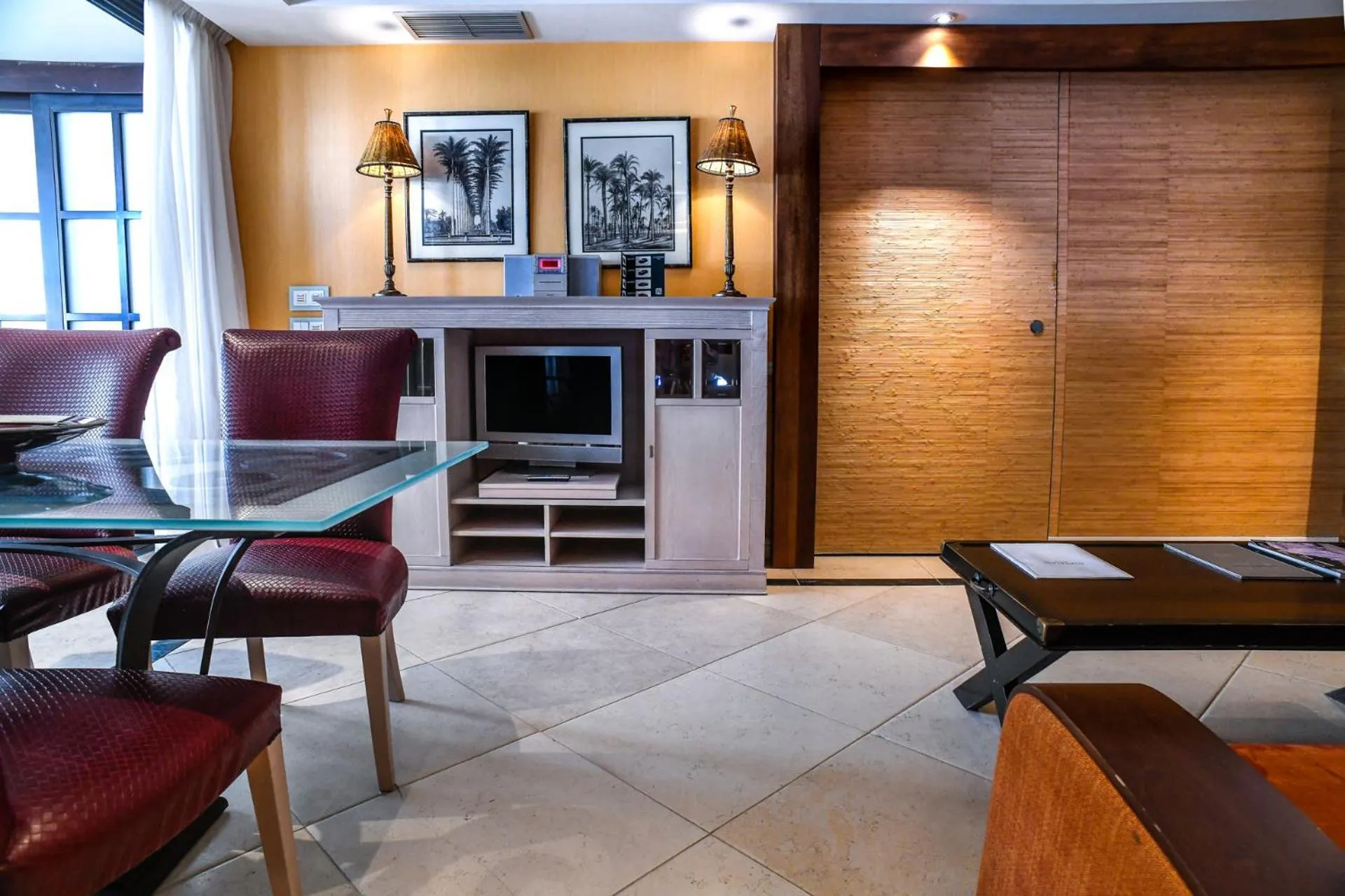 Communal lounge/ TV room in Gran Hotel Guadalpín Banus