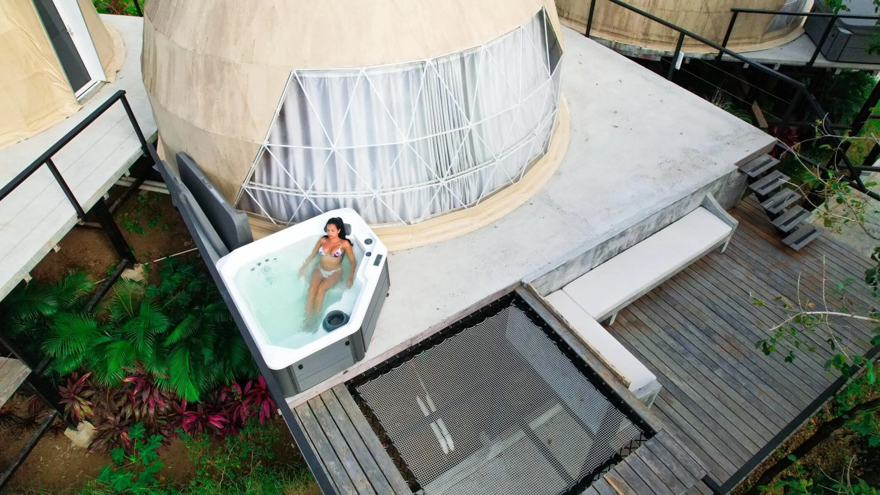 Hot Tub in Alaya Yoga & Surf & Retreat