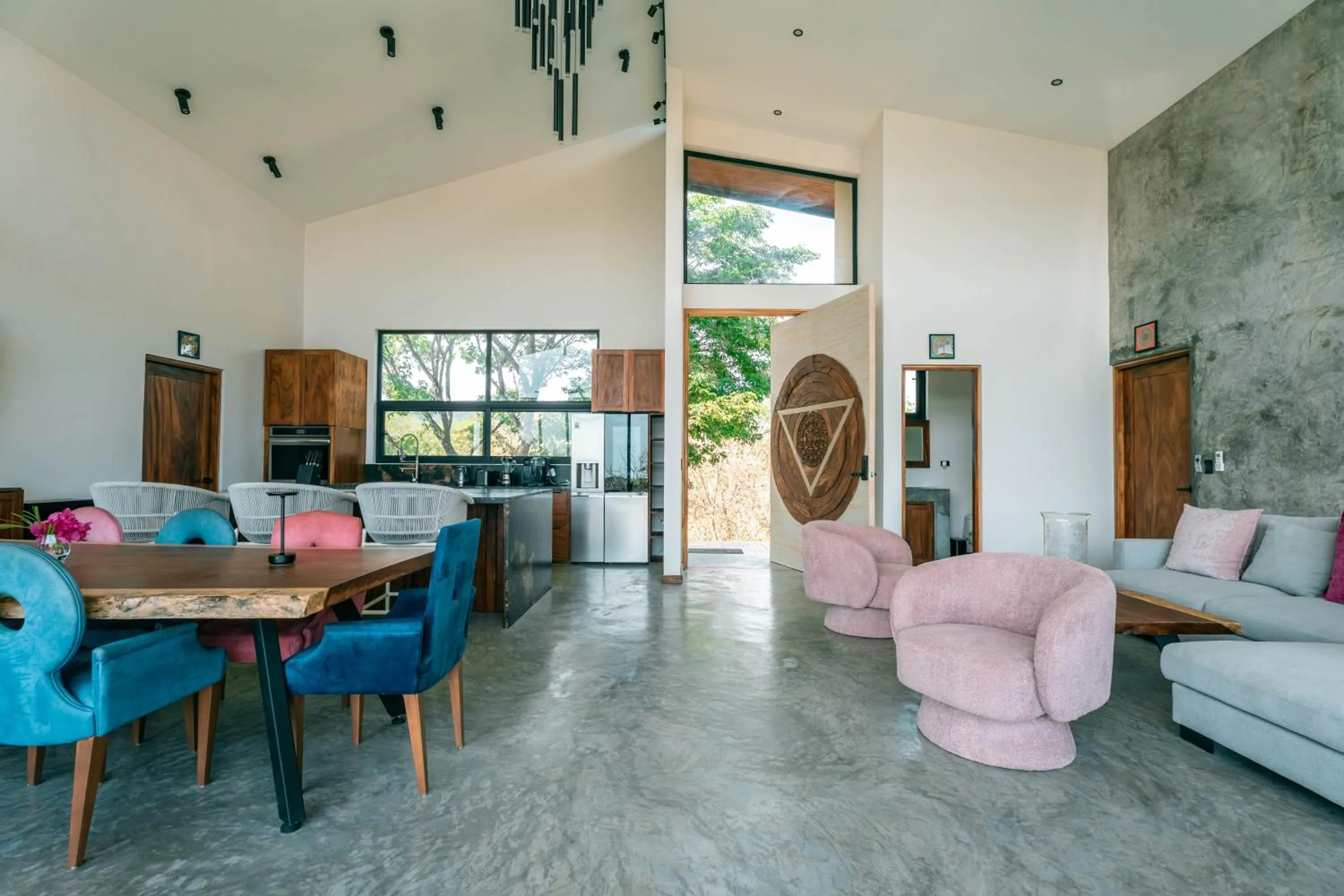 Kitchen or kitchenette in Alaya Yoga & Surf & Retreat