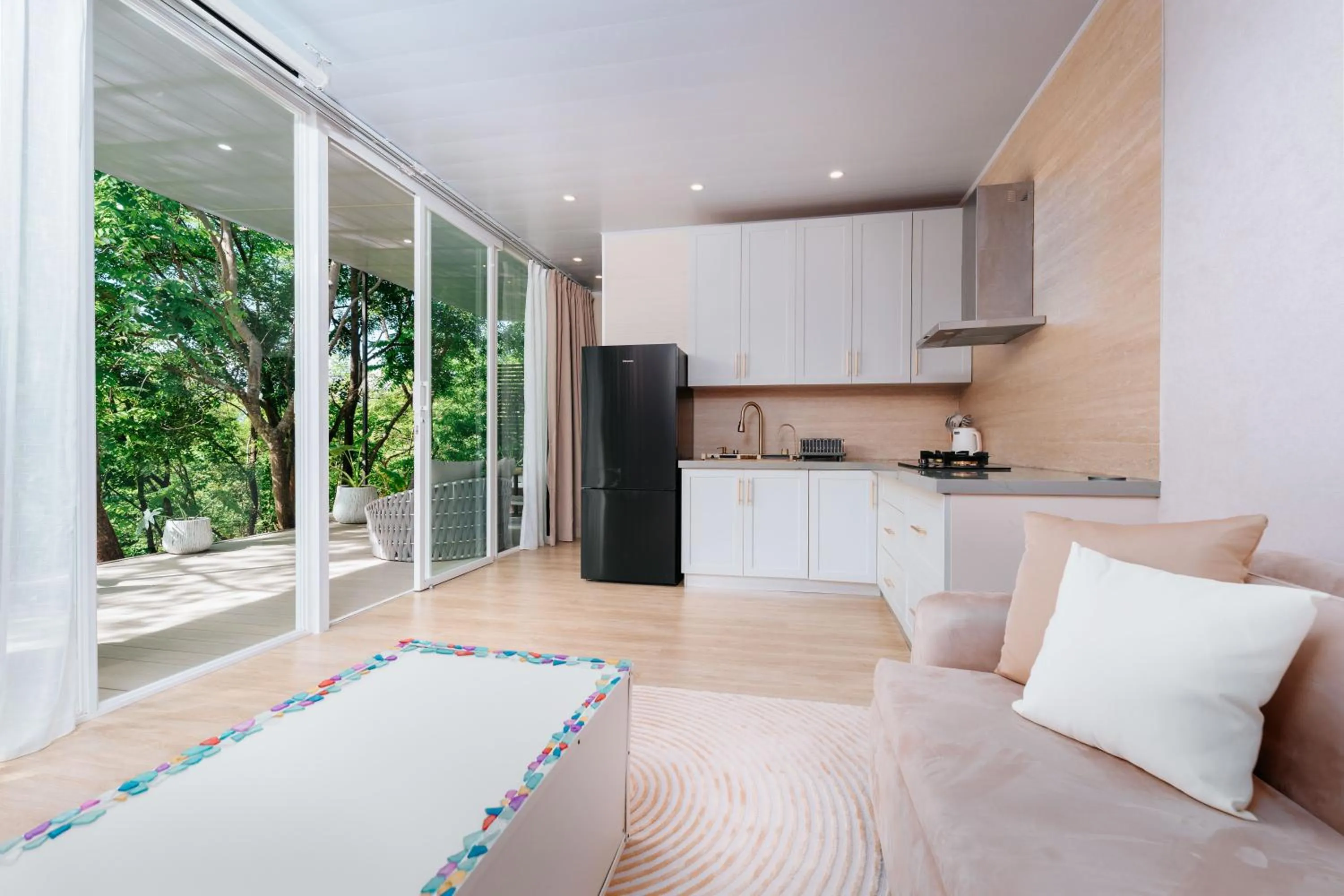 Kitchen or kitchenette in Alaya Yoga & Surf & Retreat