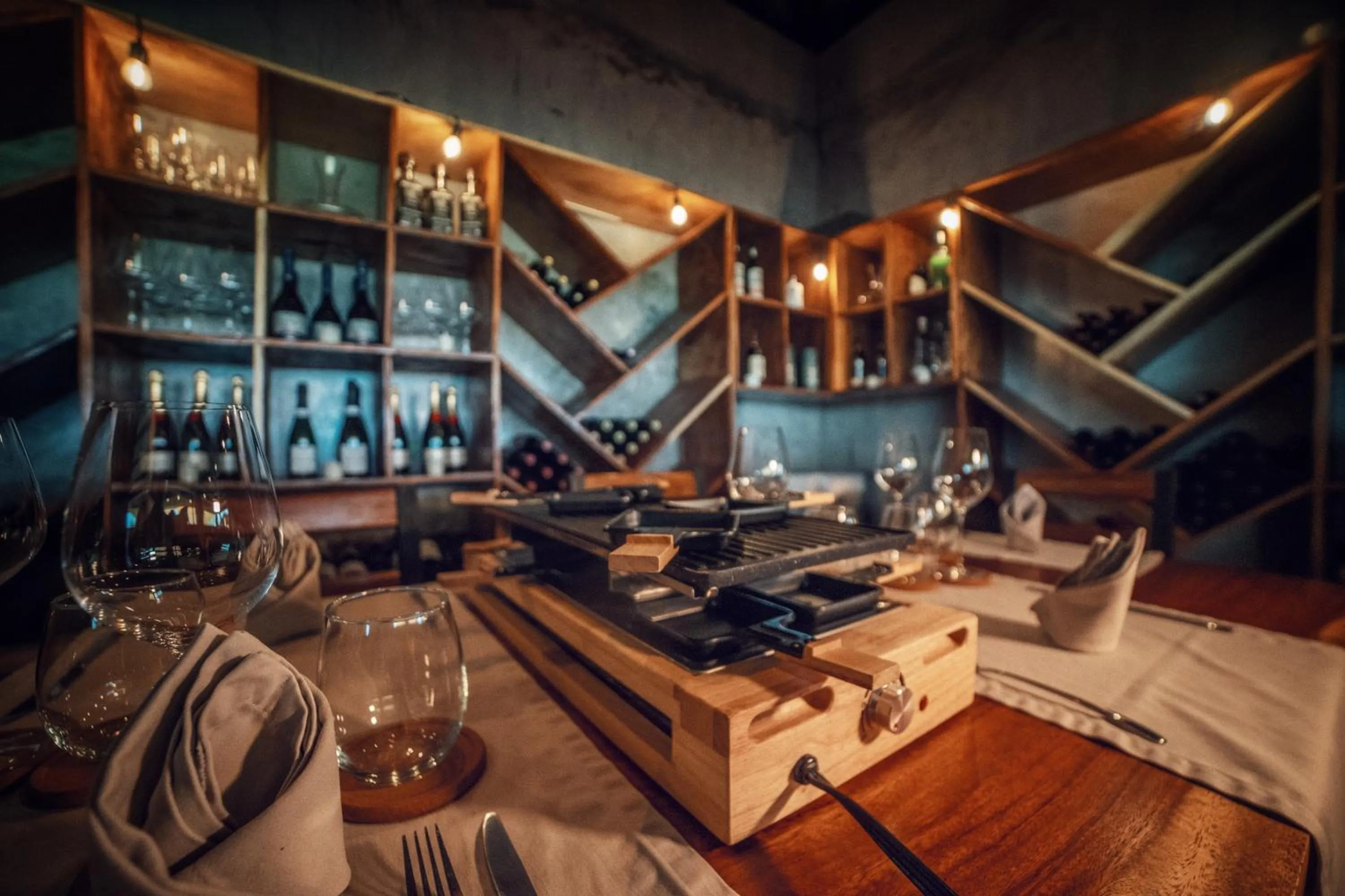 Restaurant/places to eat in Alaya Yoga & Surf & Retreat