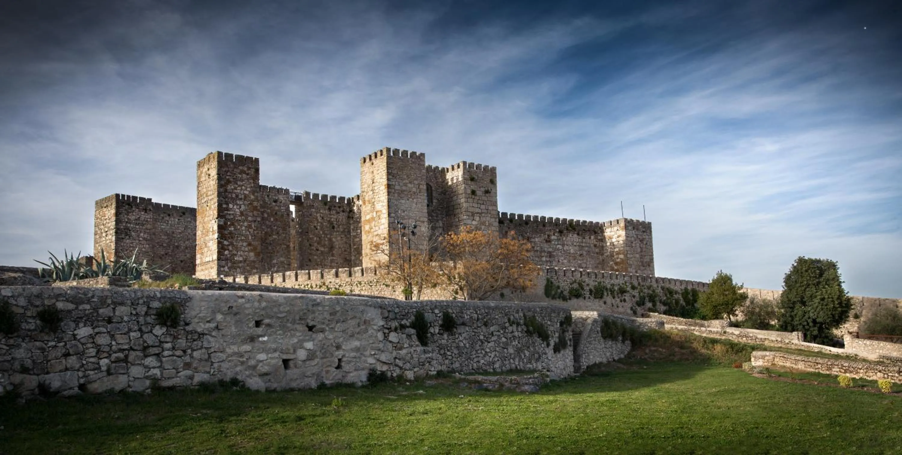 Property building in Izan Trujillo