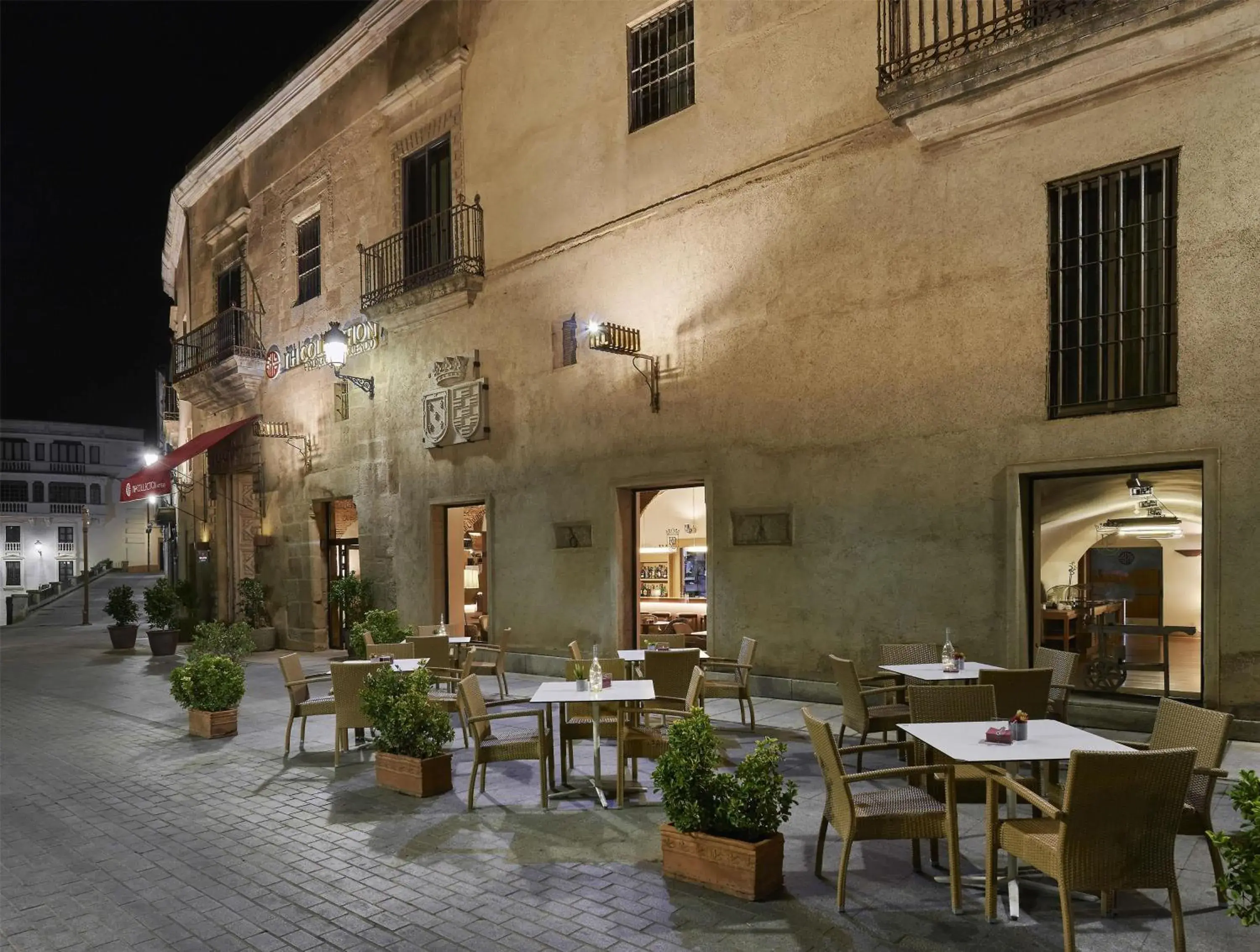 Property building in NH Collection Cáceres Palacio de Oquendo Property building in NH Collection Cáceres Palacio de Oquendo