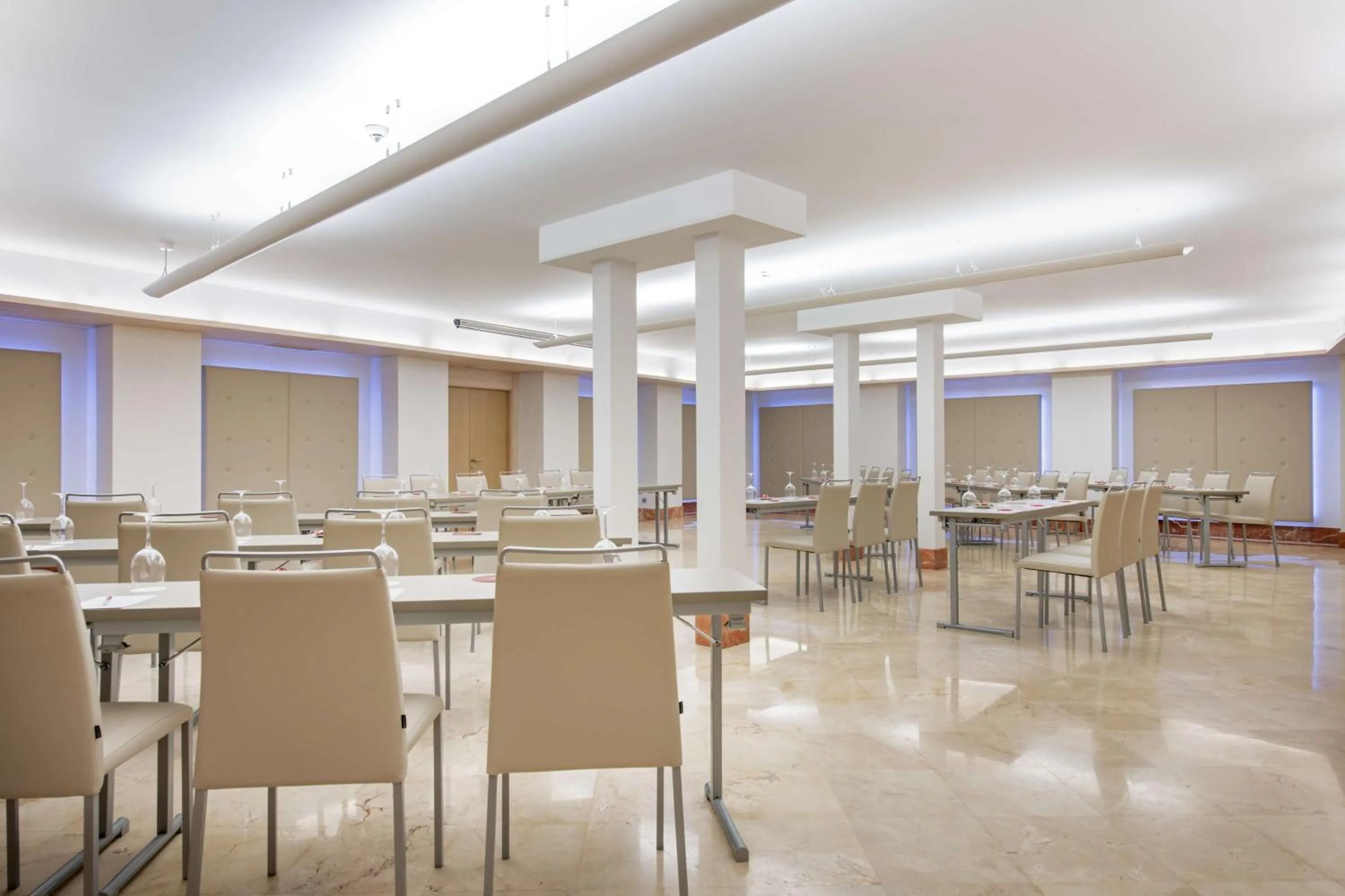 Meeting/conference room in NH Collection Cáceres Palacio de Oquendo